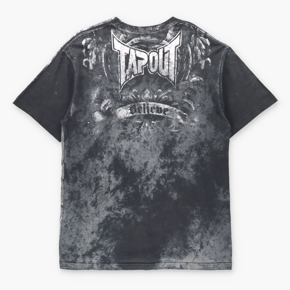 Vintage TAPOUT "Believe" Y2K All Over Print Wrestling T-Shirt (L-XL TALL)