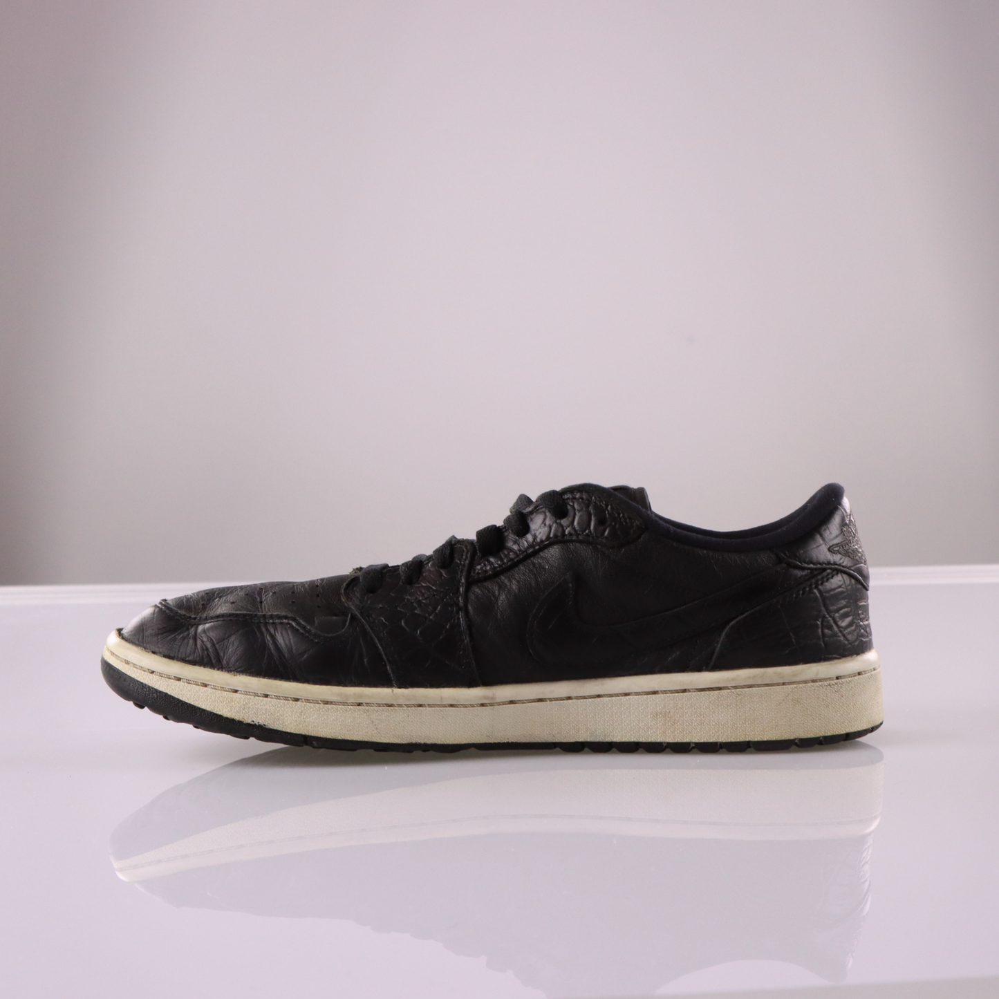 NIKE Air Jordan Golf Black Crocodile Low Sneakers (9.5)