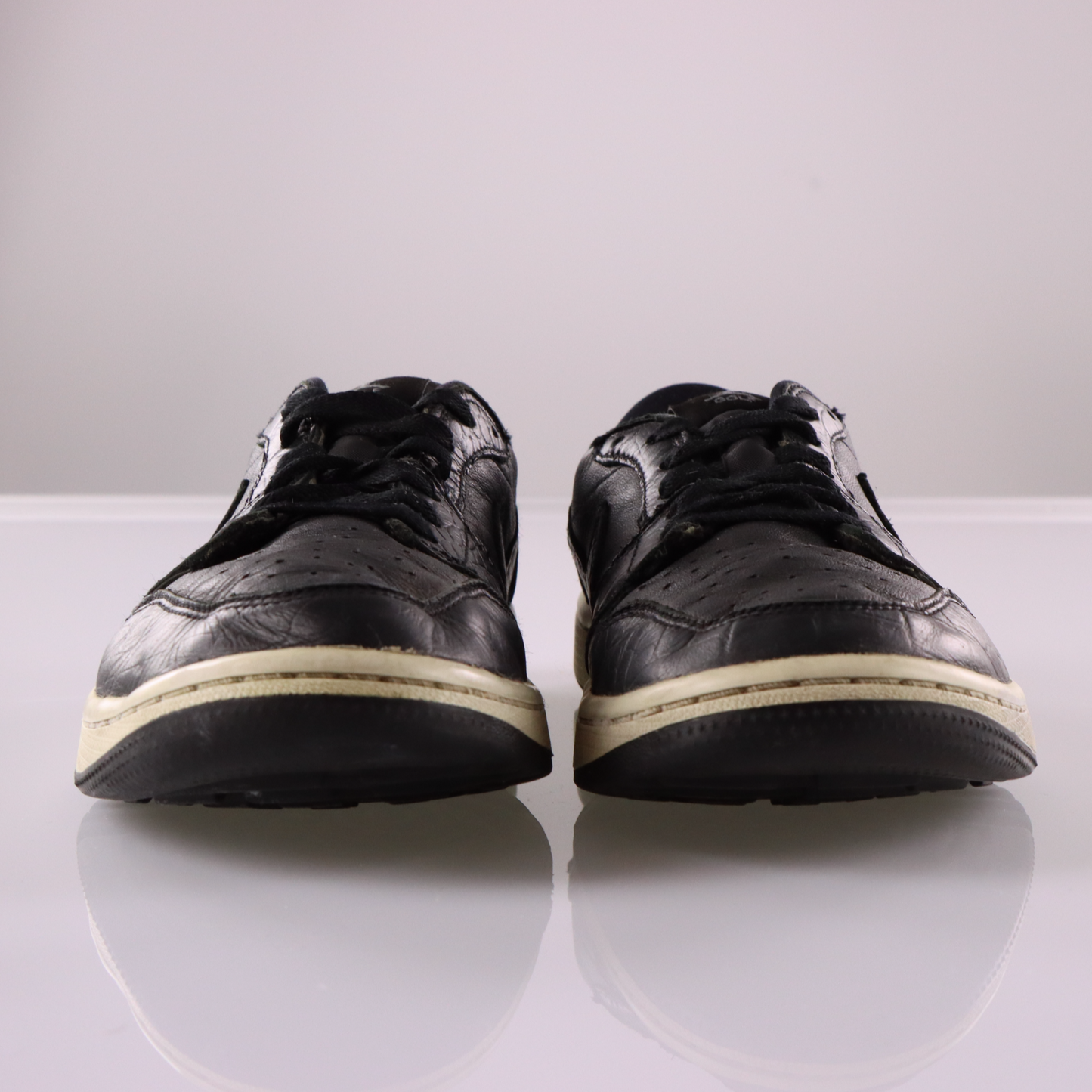 NIKE Air Jordan Golf Black Crocodile Low Sneakers (9.5)