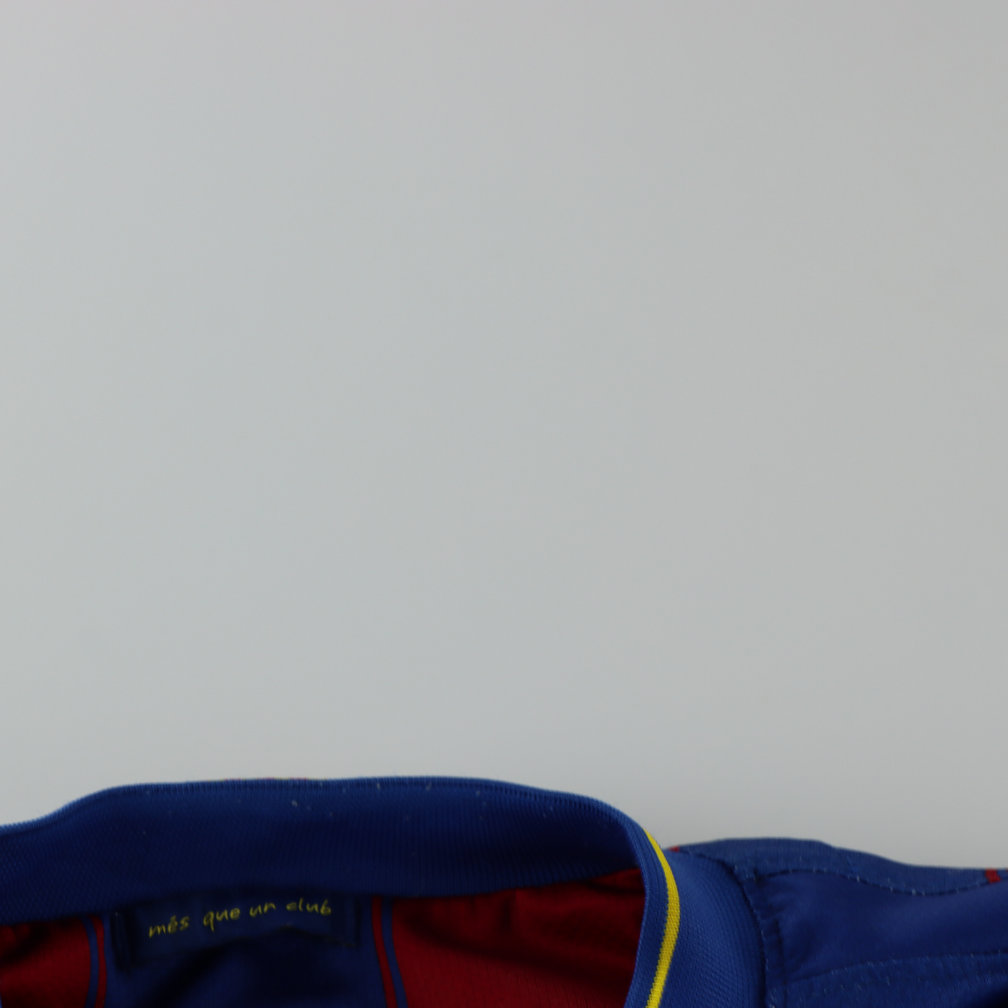 NIKE Barcelona 2009/2010 Home Embroidered Logo Soccer Jersey (M)