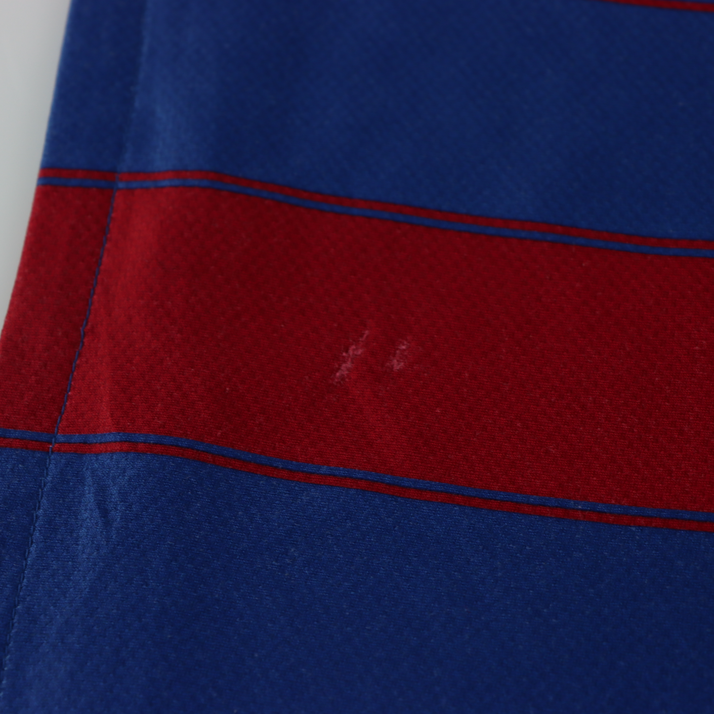 NIKE Barcelona 2009/2010 Home Embroidered Logo Soccer Jersey (M)
