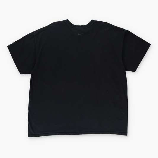 NIKE Monochromatic Spell Out Swoosh Logo Black Boxy Tee (XXL)