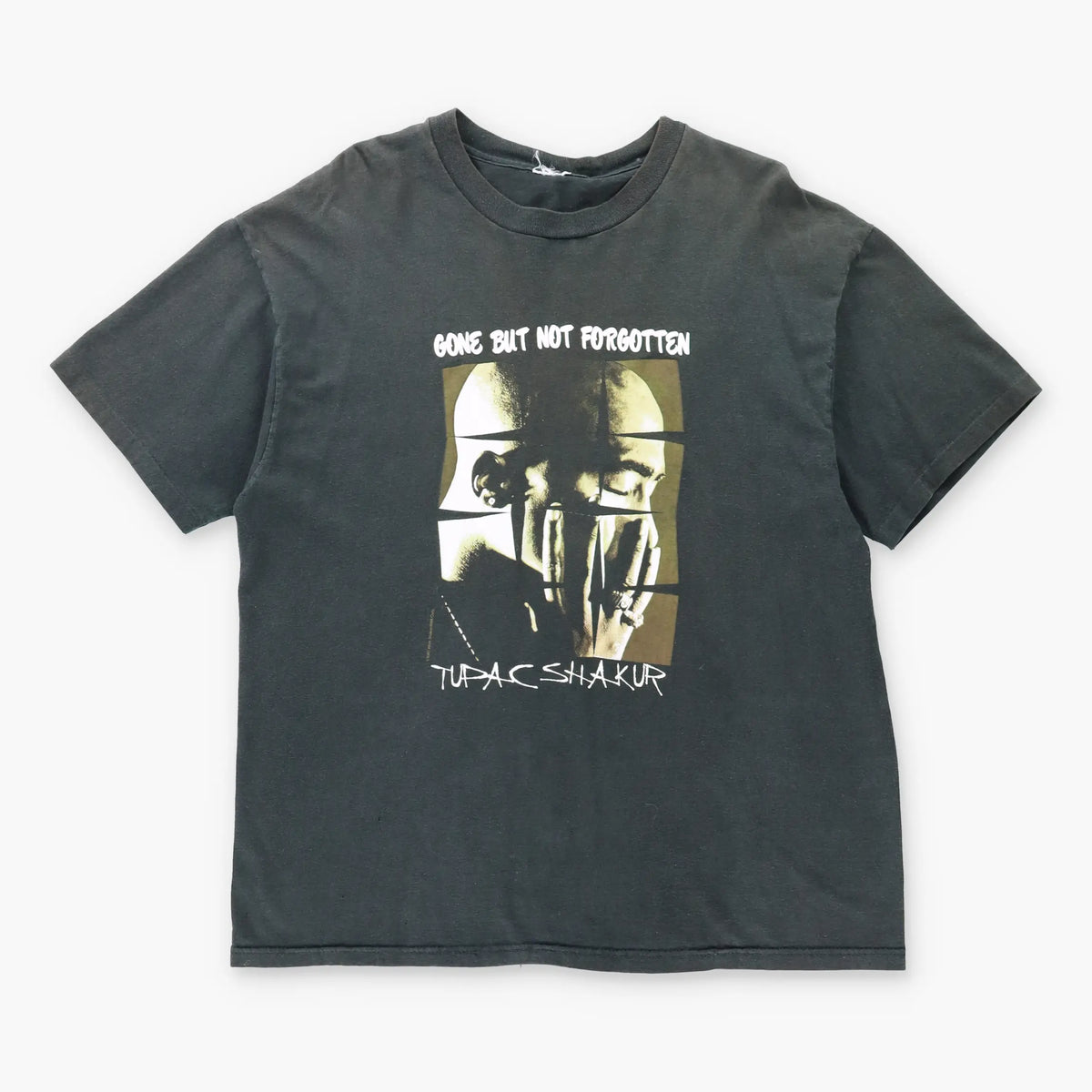 Vintage 1997 TUPAC 'Gone but not forgotten' Remembrance Music T-Shirt (XL)