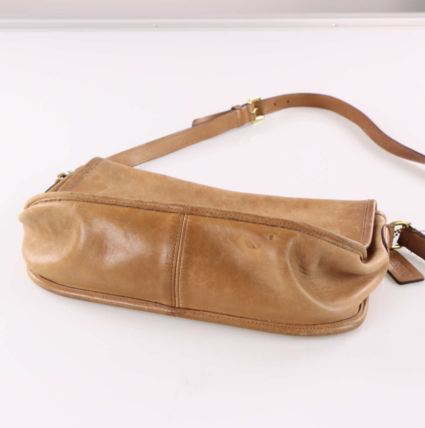 Vintage COACH 'City' 9790 Tan Leather Crossbody Bag