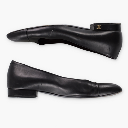CHANEL Black & Gold 'CC' Logo Classic Ballet Flats (36.5)