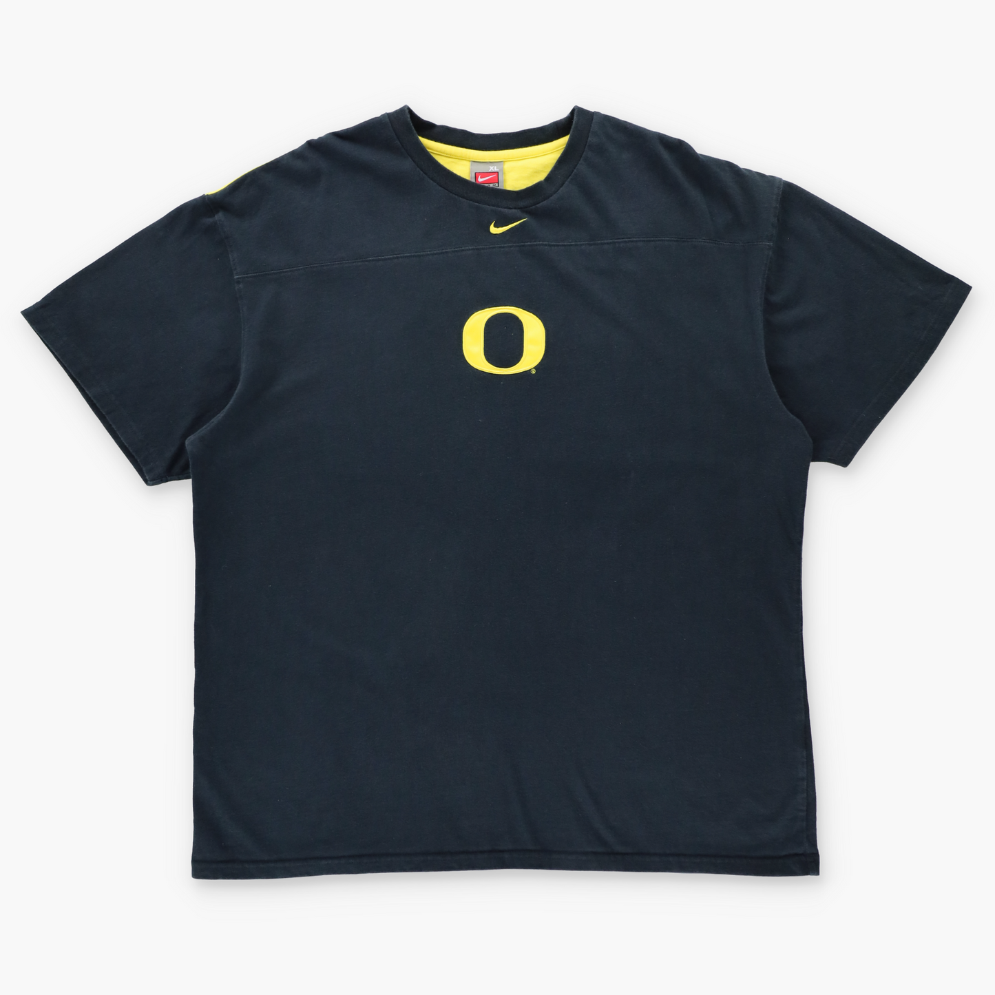 NIKE Team Oregon Ducks Embroidered Logo Patch & Centre Swoosh Tee (XL)
