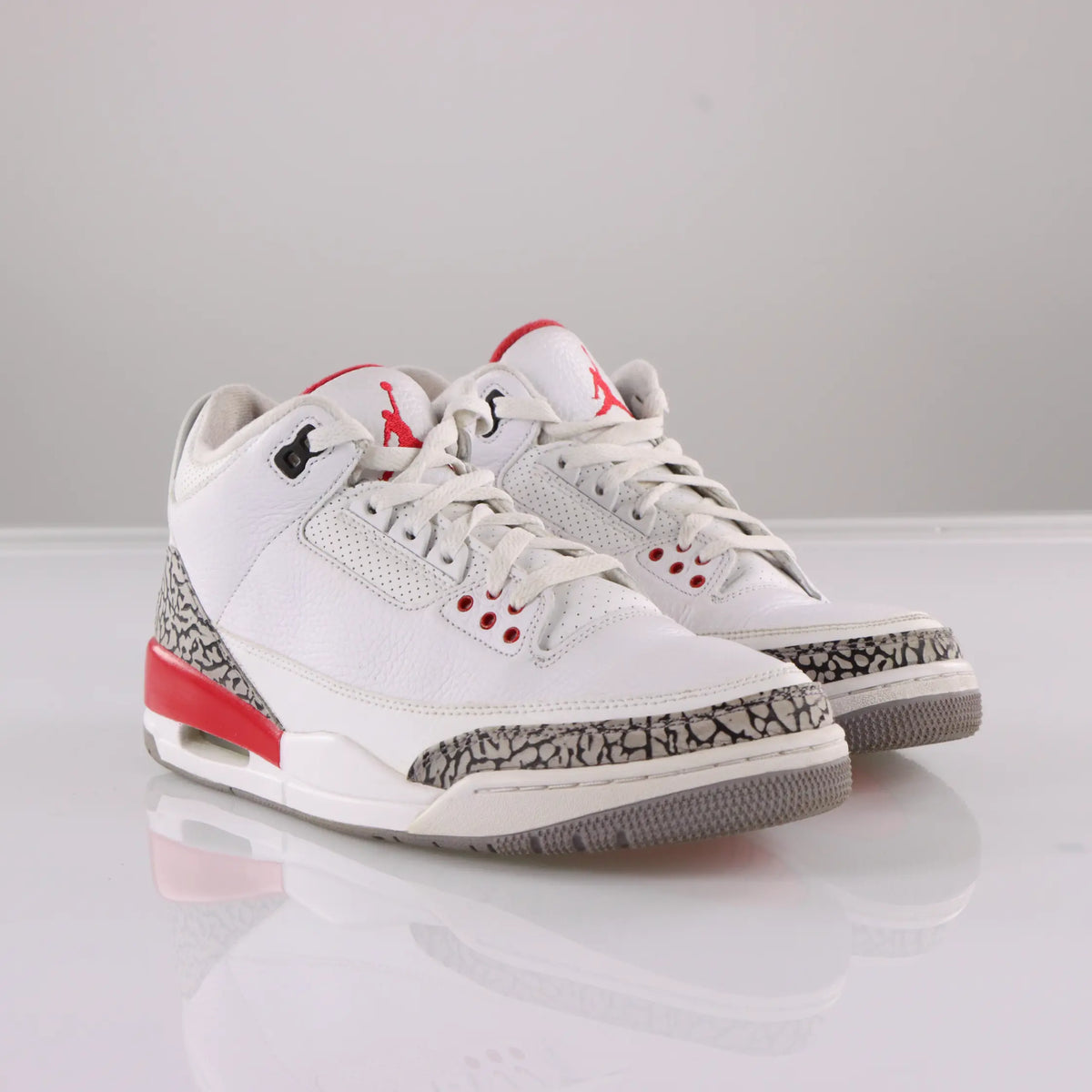 AIR JORDAN 3 Retro 'Hall of Fame' Sneakers (10) Vintage Sole Melbourne