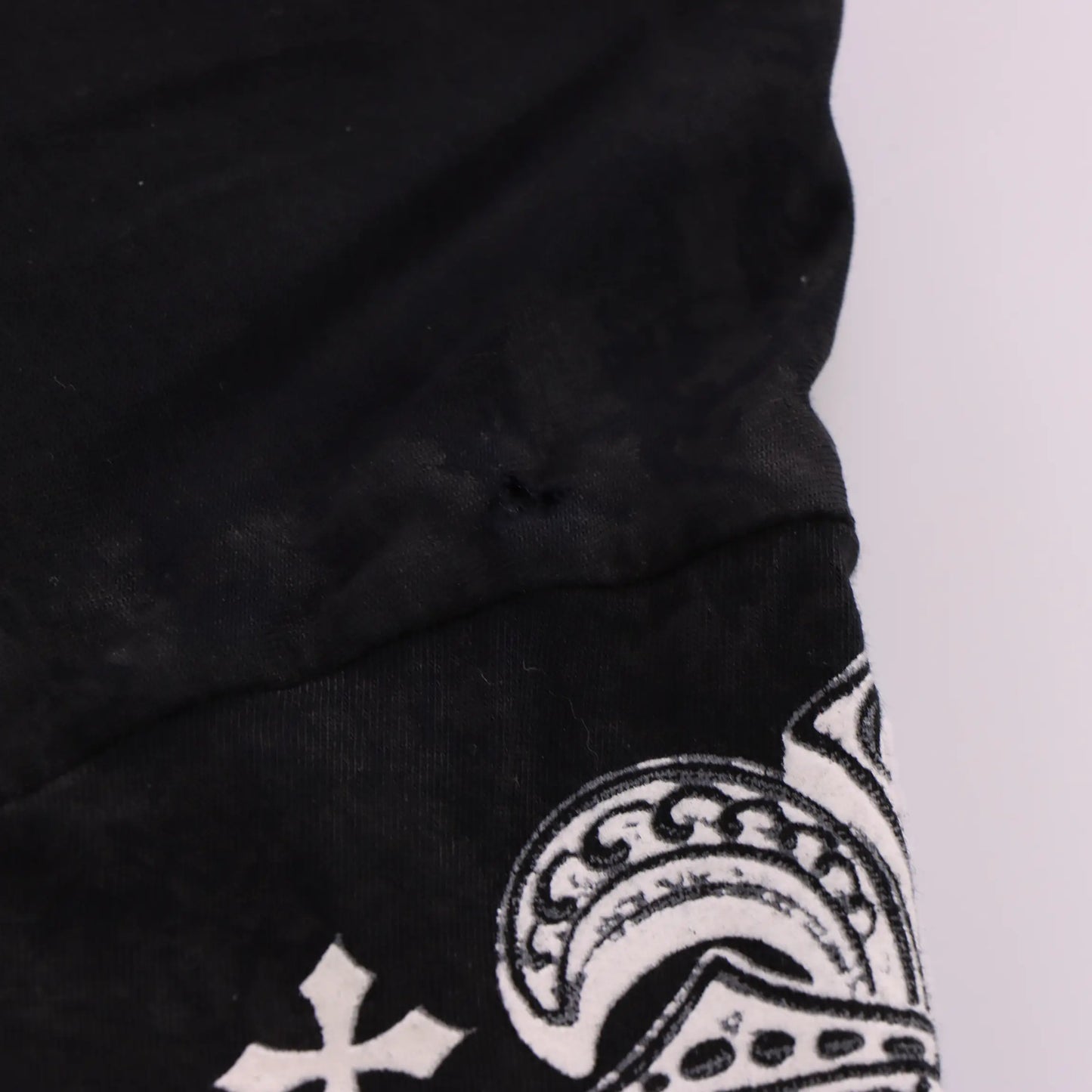 AFFLICTION Y2K Velvour Goth Cross Print USA Made Black & White Tee (L) Vintage Sole Melbourne