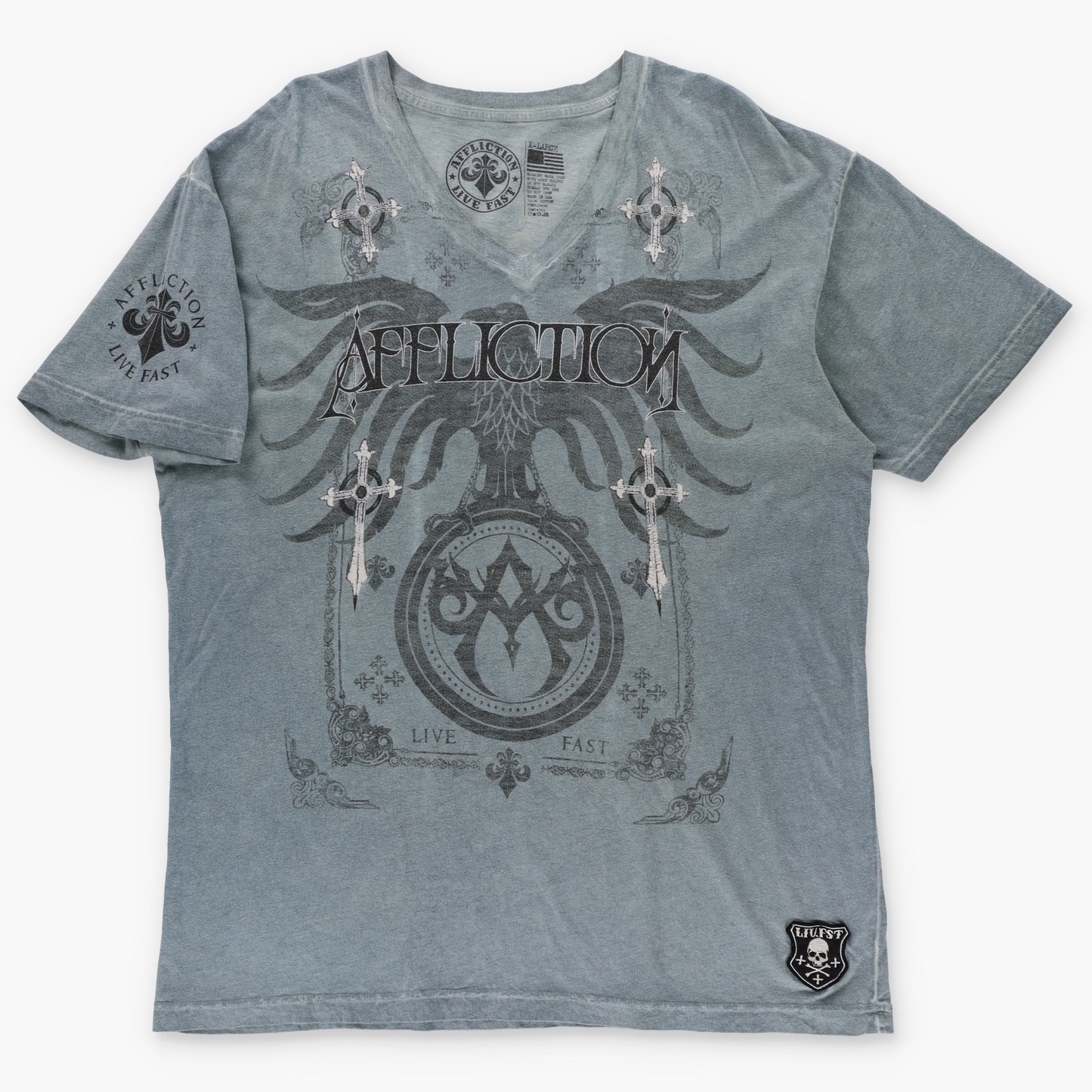 AFFLICTION Pale Blue "Live Fast" Skull & Crossbones Patch V-Neck Tee USA Made (XL)