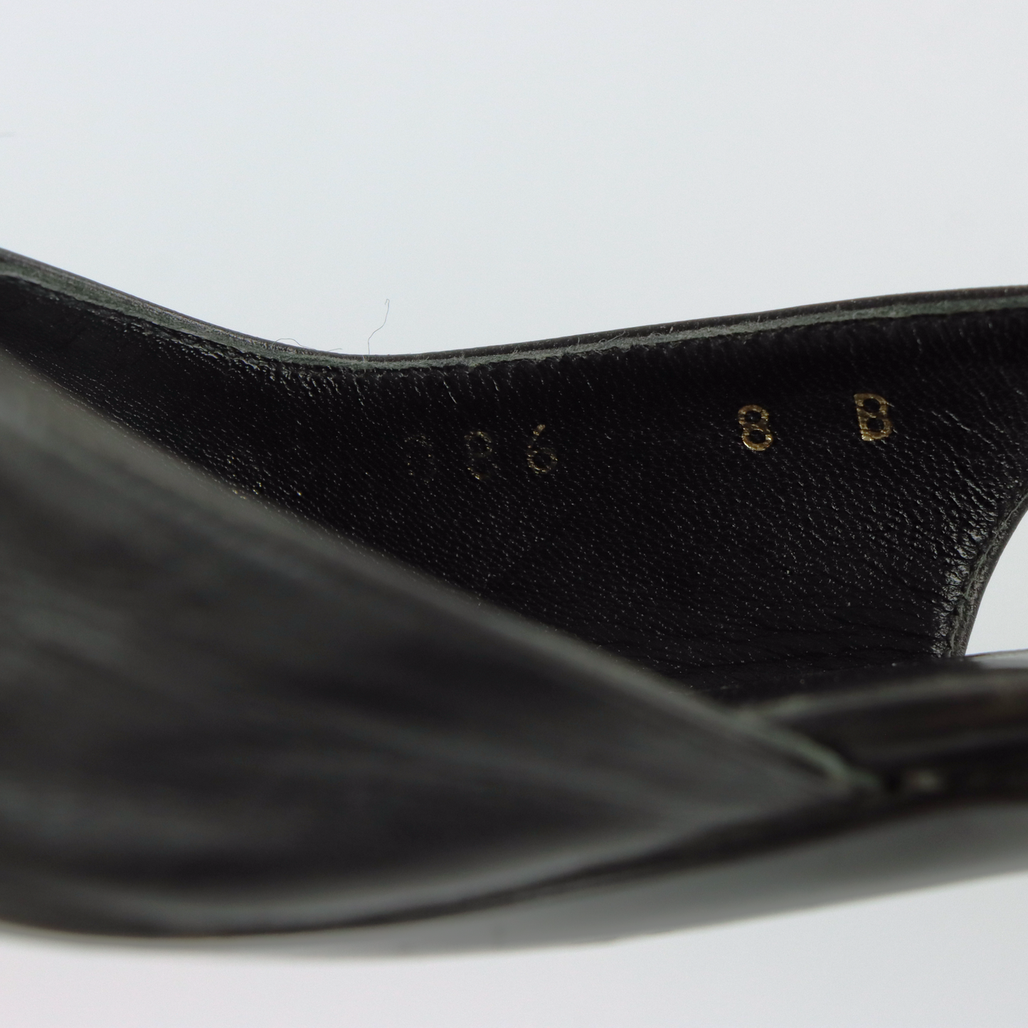GUCCI Cruise 21 Black Leather Slingback Kitten Heels (8)