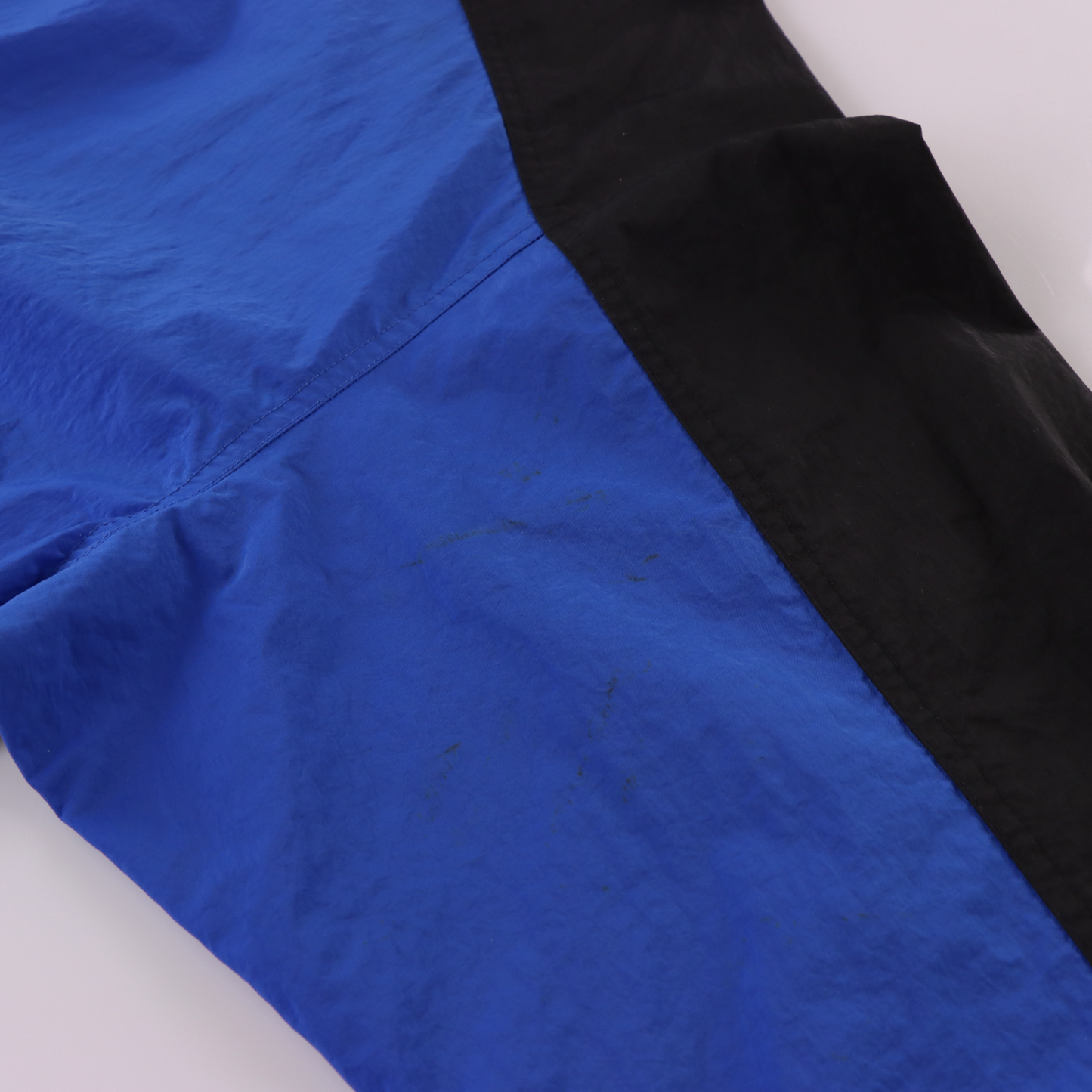 NIKE V-Neck Embroidered Swoosh Logo Blue & Black Windbreaker Sweatshirt (M)