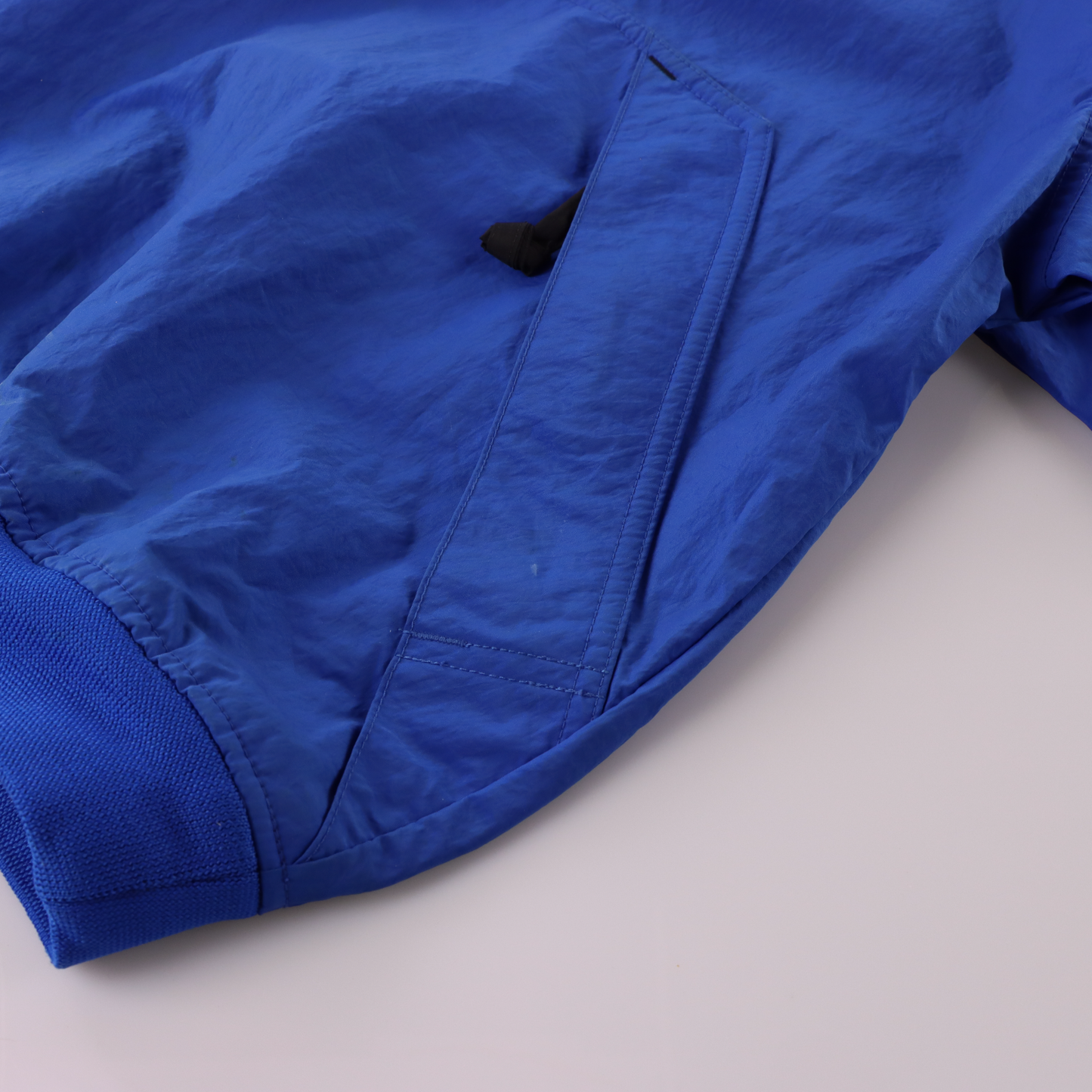 NIKE V-Neck Embroidered Swoosh Logo Blue & Black Windbreaker Sweatshirt (M)