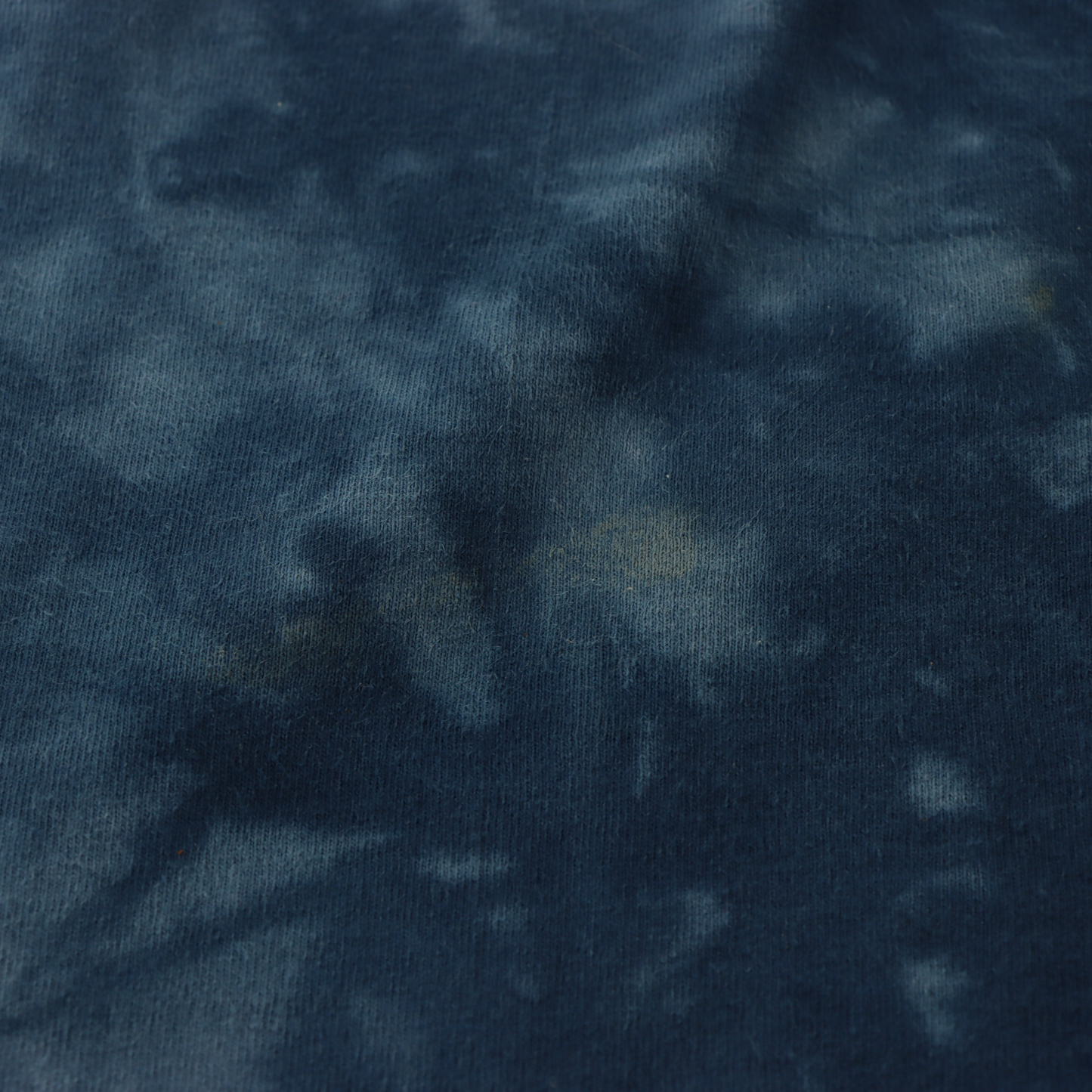 THE MOUNTAIN Kitten & Overalls Pocket Graphic Blue Tie Dye T-Shirt (XXXL-4XL)