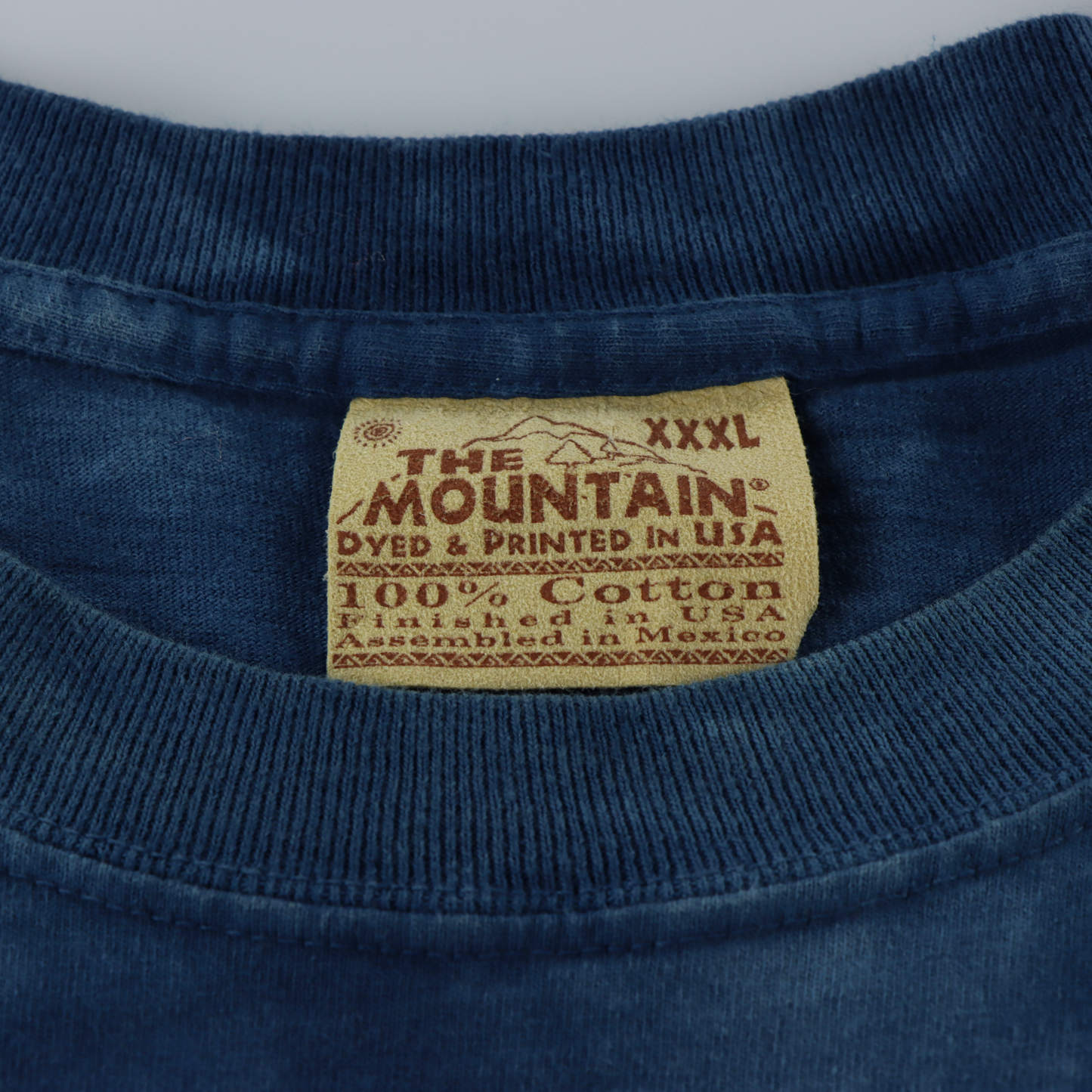 THE MOUNTAIN Kitten & Overalls Pocket Graphic Blue Tie Dye T-Shirt (XXXL-4XL)