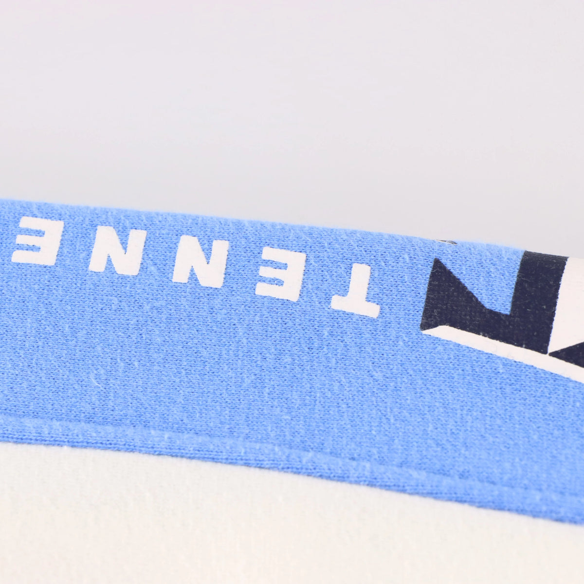 Vintage STARTER Tennessee Titans NFL Embroidered White & Blue Football Sweatshirt (L) Vintage Sole Melbourne