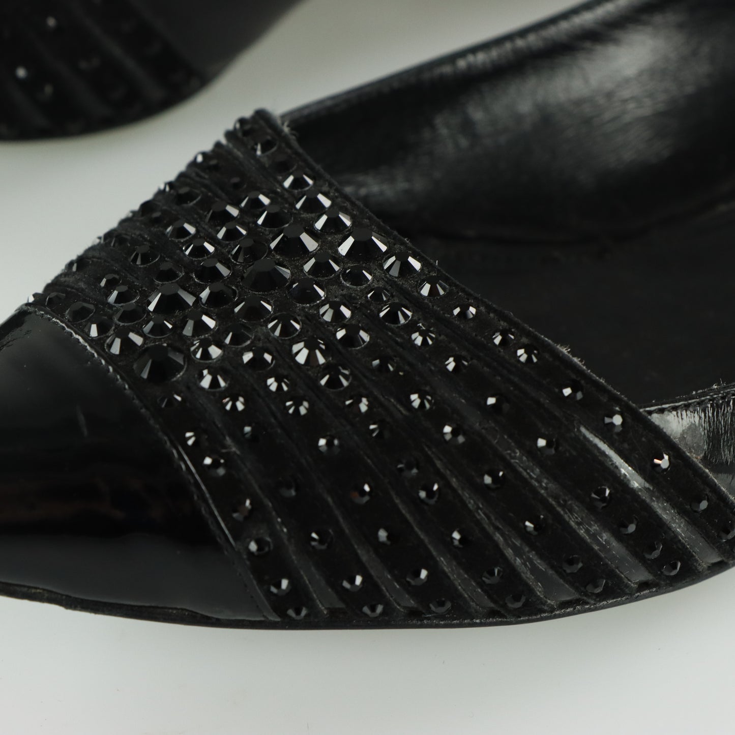GIORGIO ARMARNI Patent Embellished Italy Made Black Flats (38)
