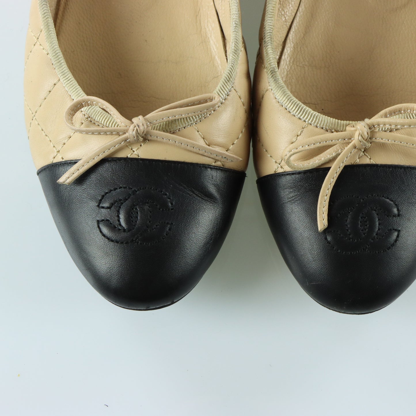 CHANEL 'ITALY Made' Quilted Tan Embroidered Black Cap Bow Ballet Flats (38)