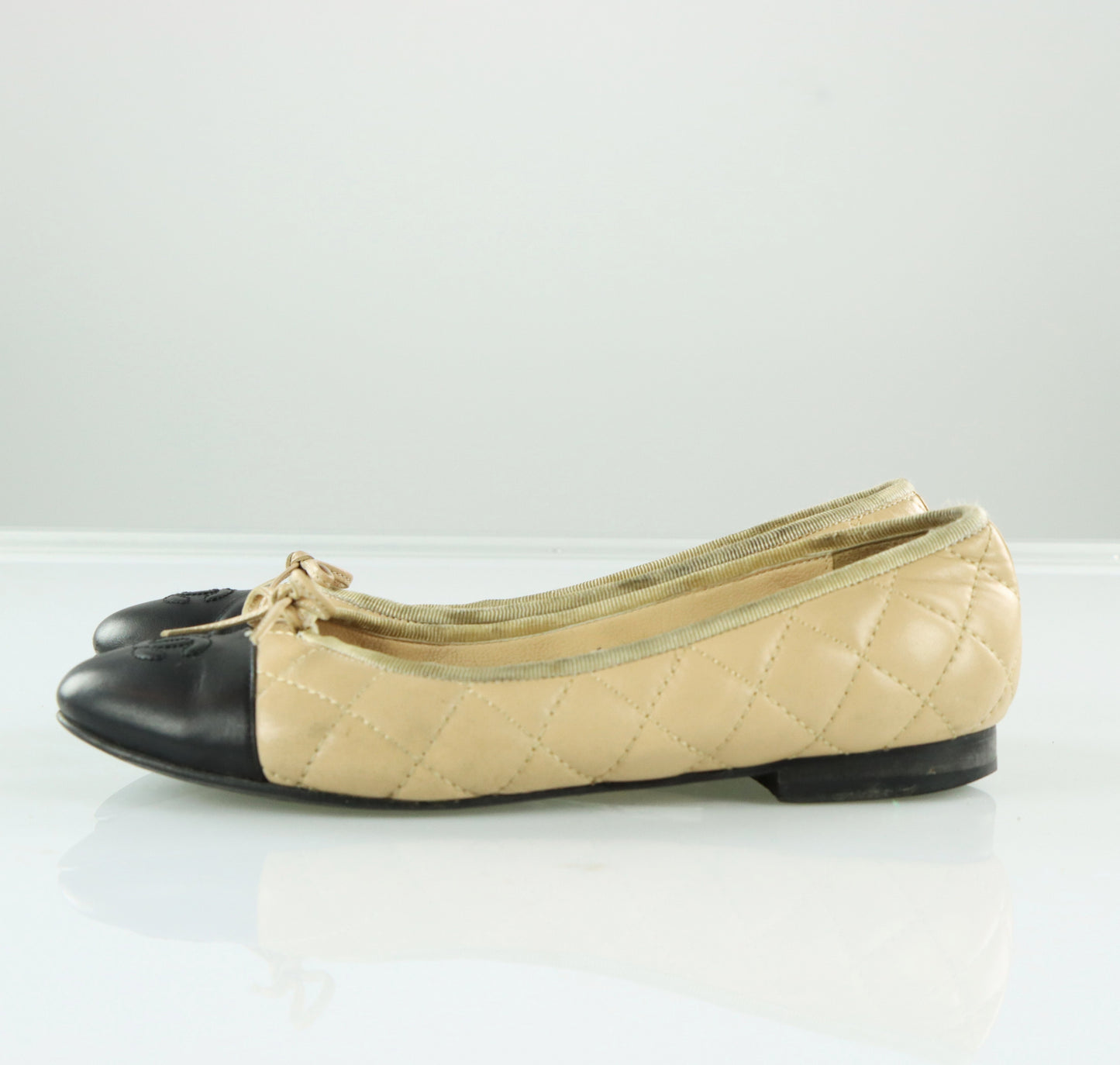 CHANEL 'ITALY Made' Quilted Tan Embroidered Black Cap Bow Ballet Flats (38)