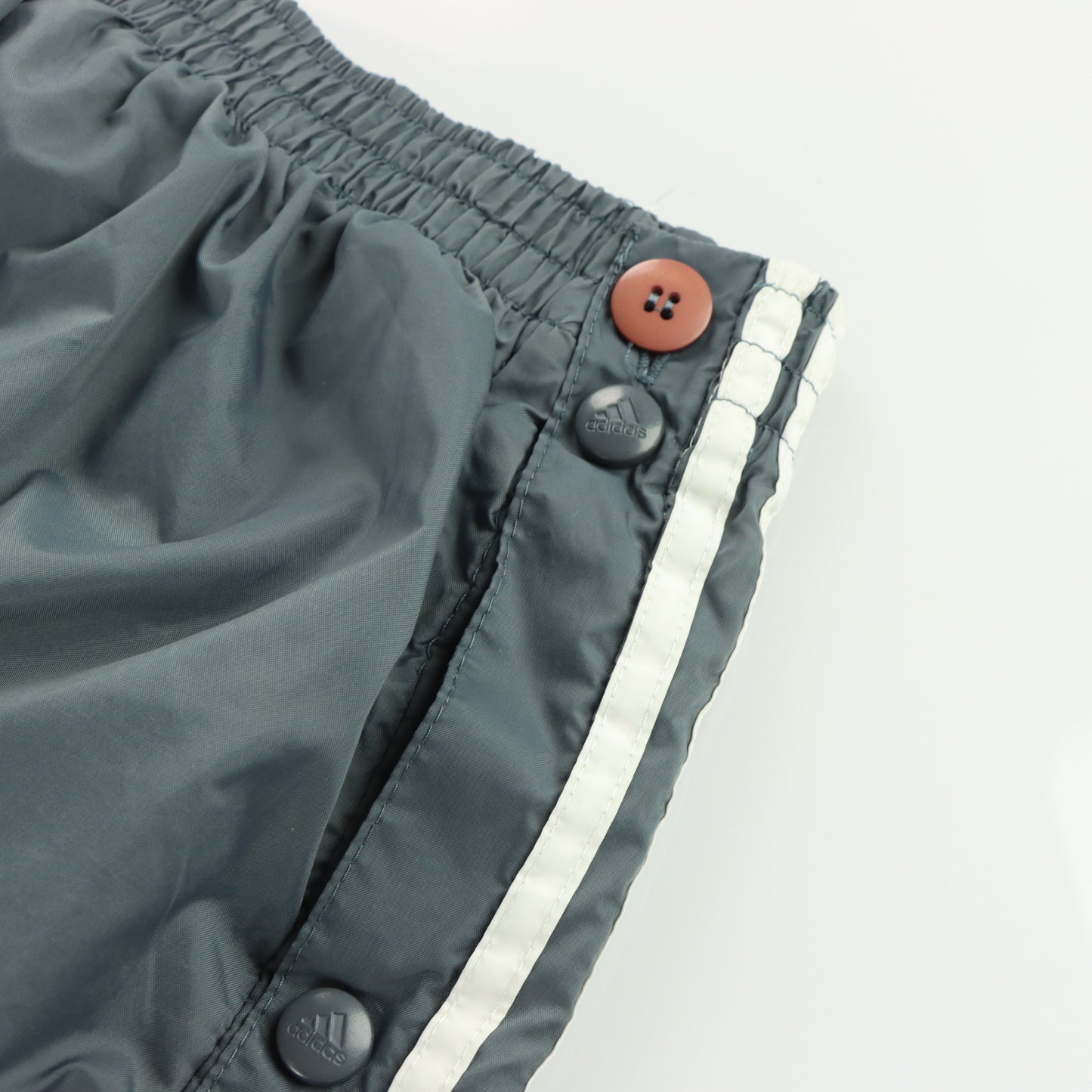 ADIDAS Embroidered Logo Grey & White Tear Away Trackpants (XL)