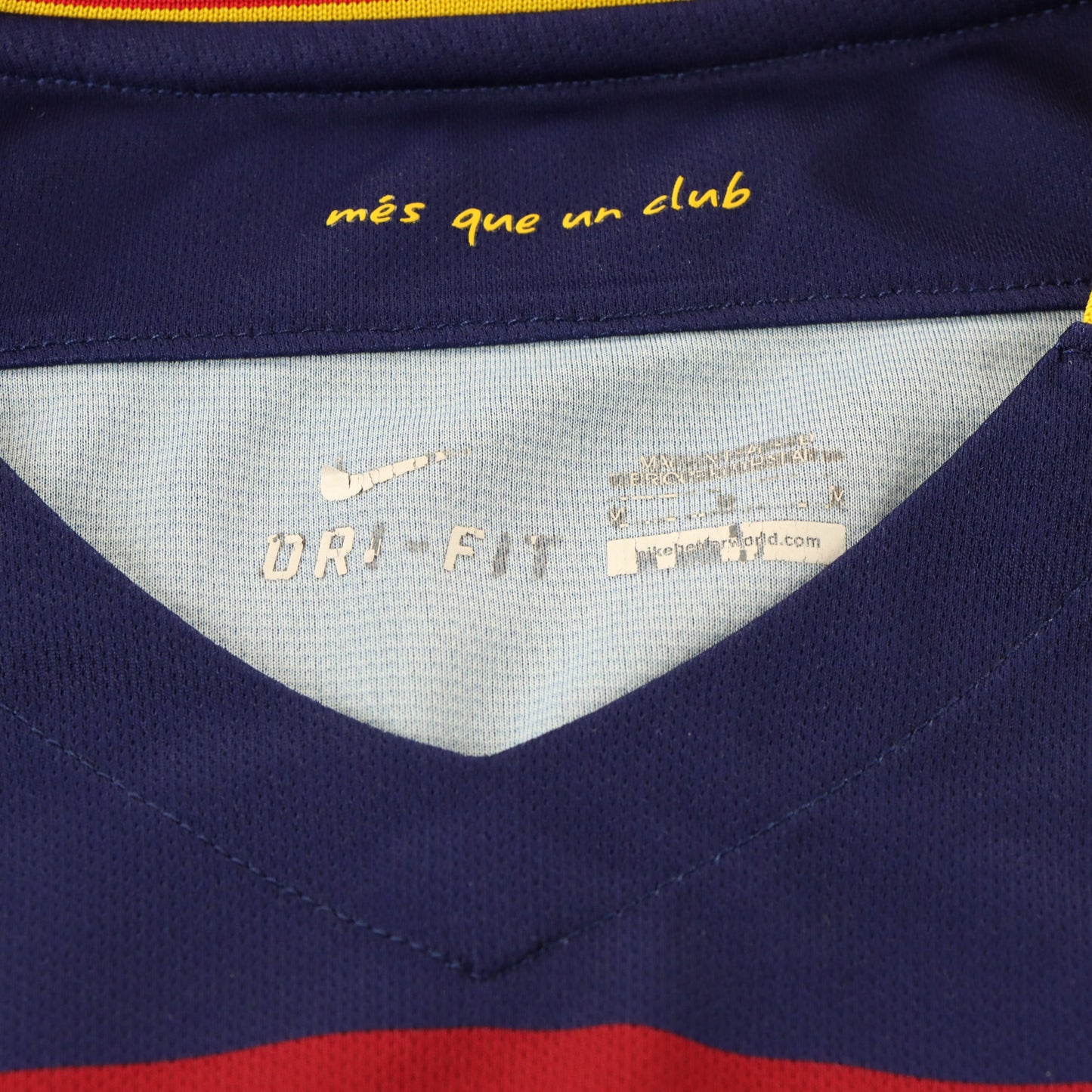 NIKE Barcelona 2015/2016 Home Soccer Jersey (M)
