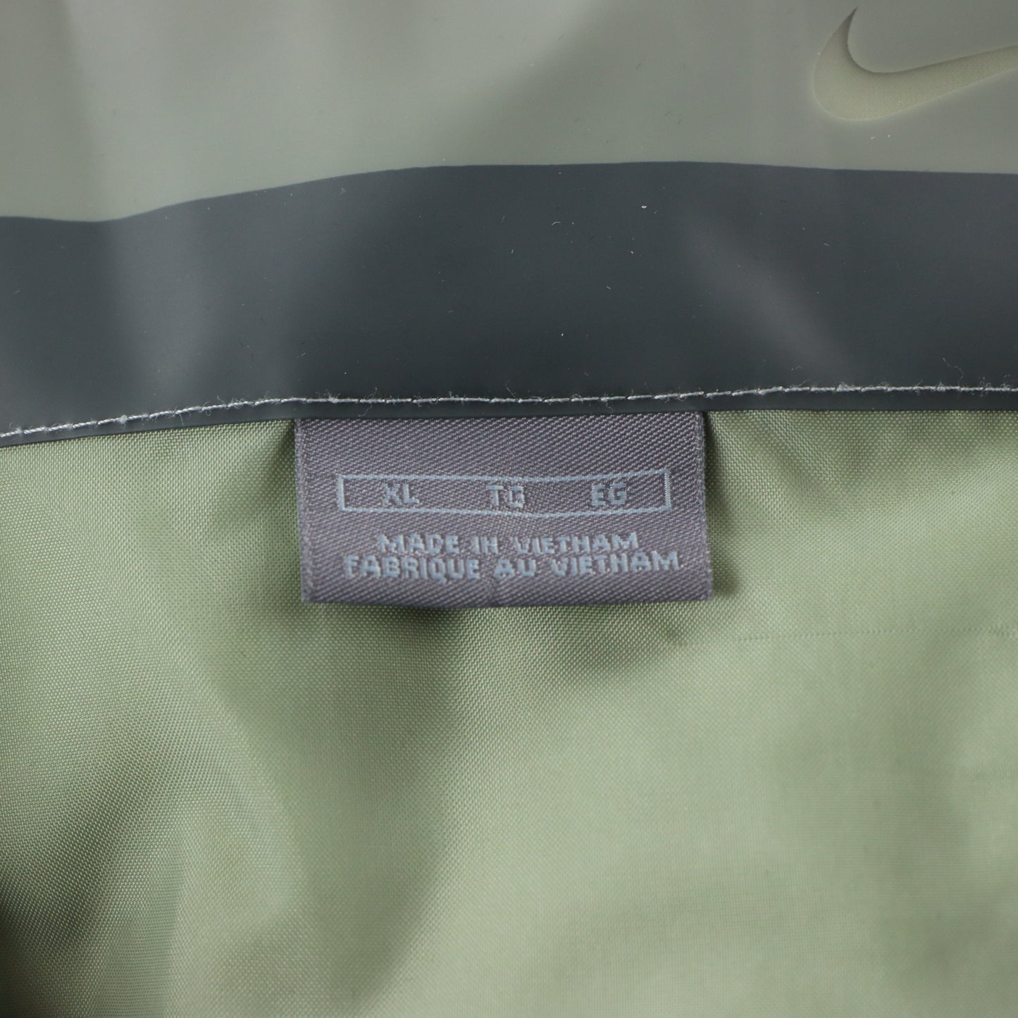 NIKE Navy & Green Embroidered Centre Swoosh Back Down Puffer Jacket (XL)