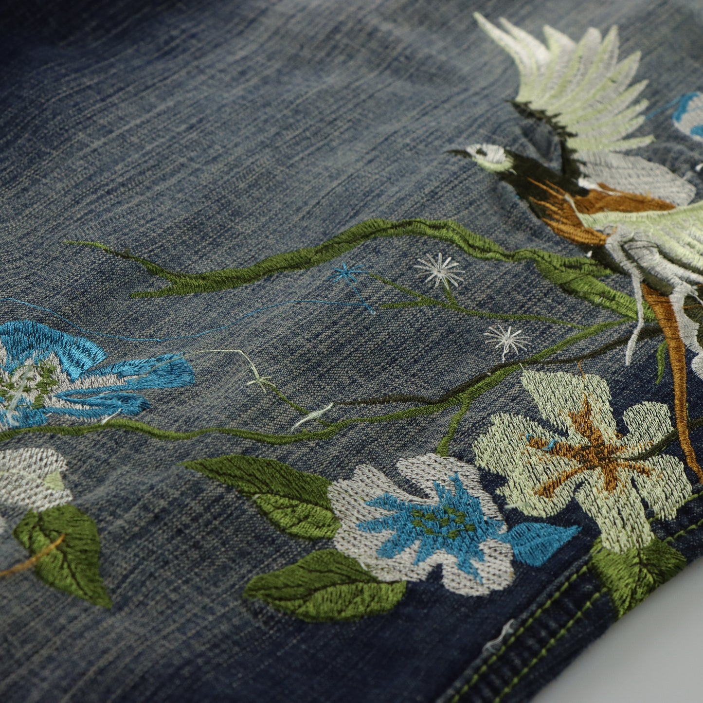 CREST JEANS Embroidered Bird Green Stitch Blue Faded Jeans (Unisex XXXL)