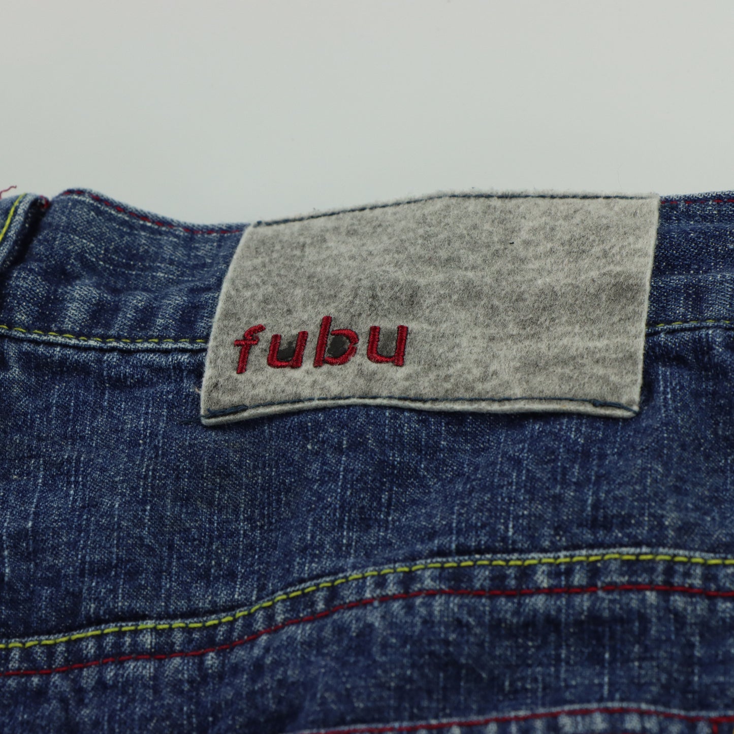 FUBU Harlem Globetrotters Embroidered Patch Basketball Jeans (32)