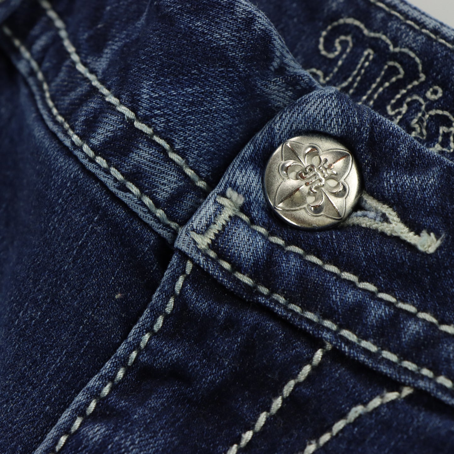 MISS ME Y2K Embellished Feather Pocket 'Mid Rise Curvy Boot' Jeans (33)