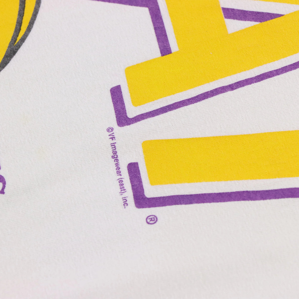Vintage LA LAKERS Y2K '3 PEAT' NBA Basketball White T-Shirt (L) Vintage Sole Melbourne