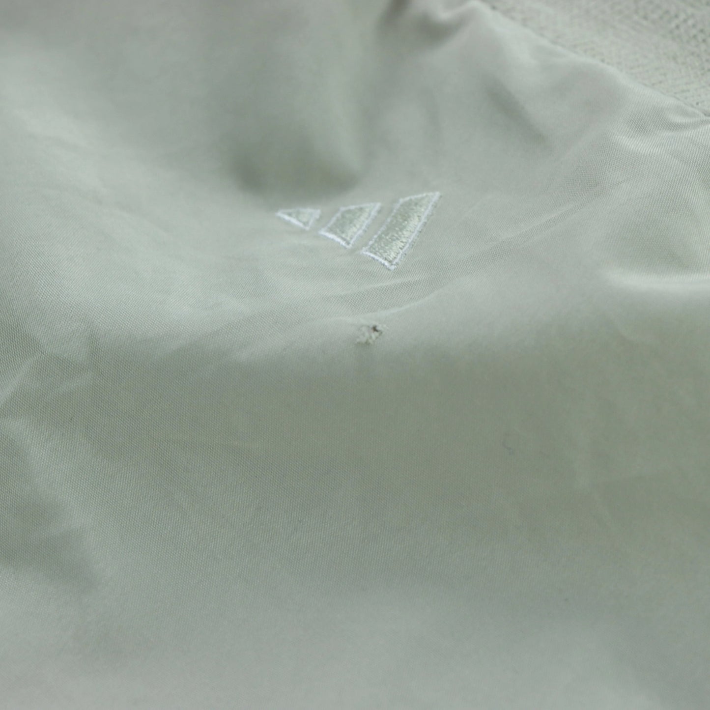 ADIDAS Embroidered Logo Beige & White Golf Vest (L) Vintage Sole Melbourne