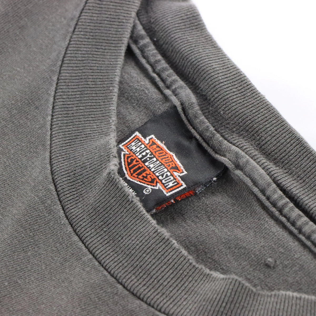 Vintage HARLEY DAVIDSON 'Ridin Out The Storm' Faded Motorcycle T-Shirt (M-L) Vintage Sole Melbourne
