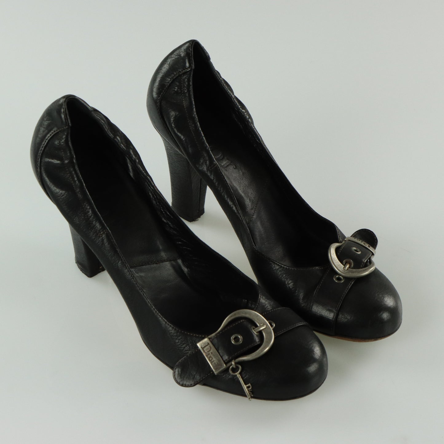 CHRISTIAN DIOR Buckle Scrunch Pump Italy Made Heels (39)