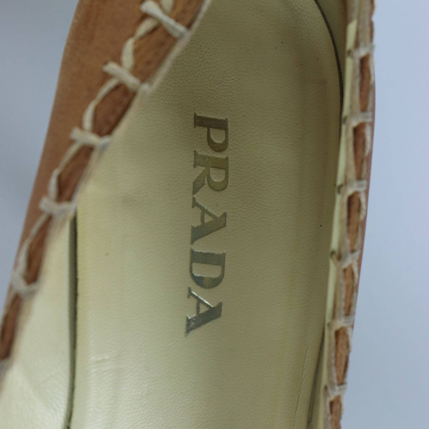 PRADA Tan Whip Stitch Bow Italy Made Kitten Heels (38.5)