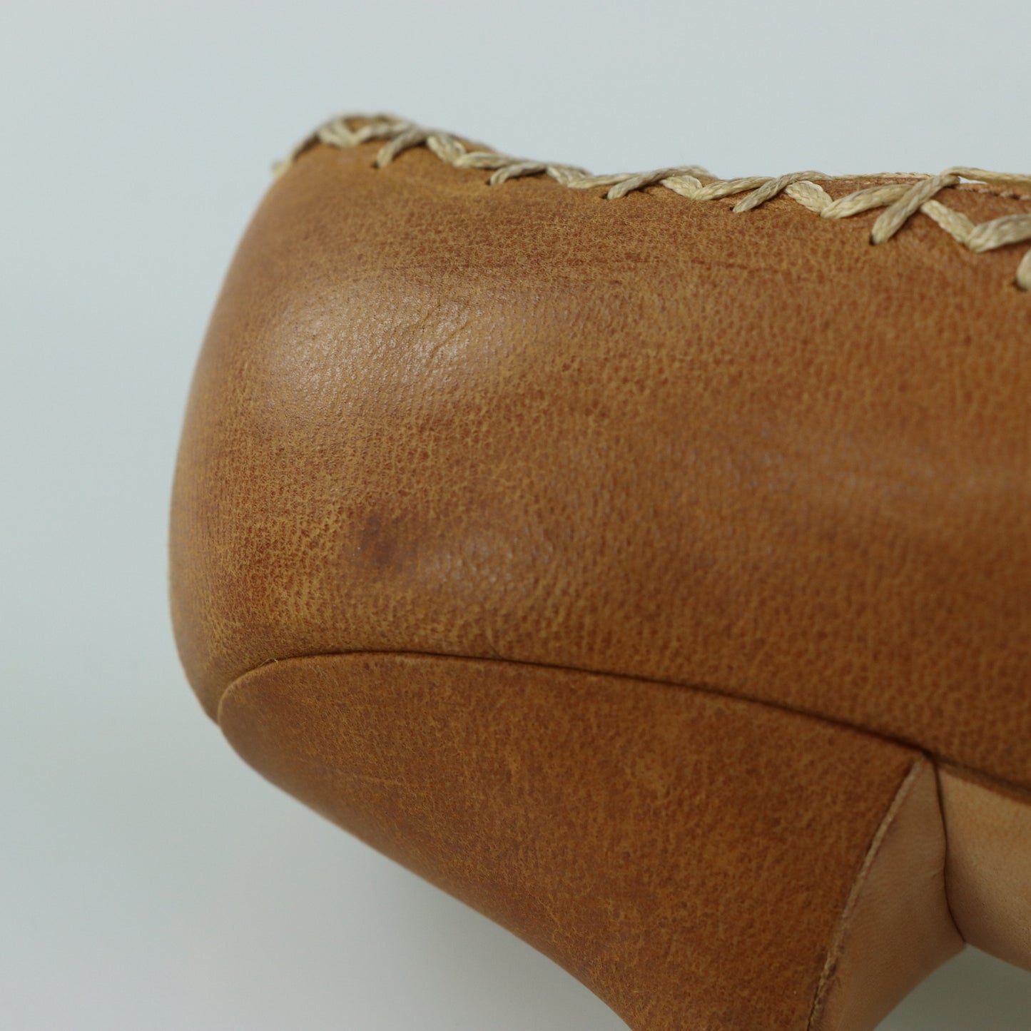 PRADA Tan Whip Stitch Bow Italy Made Kitten Heels (38.5)