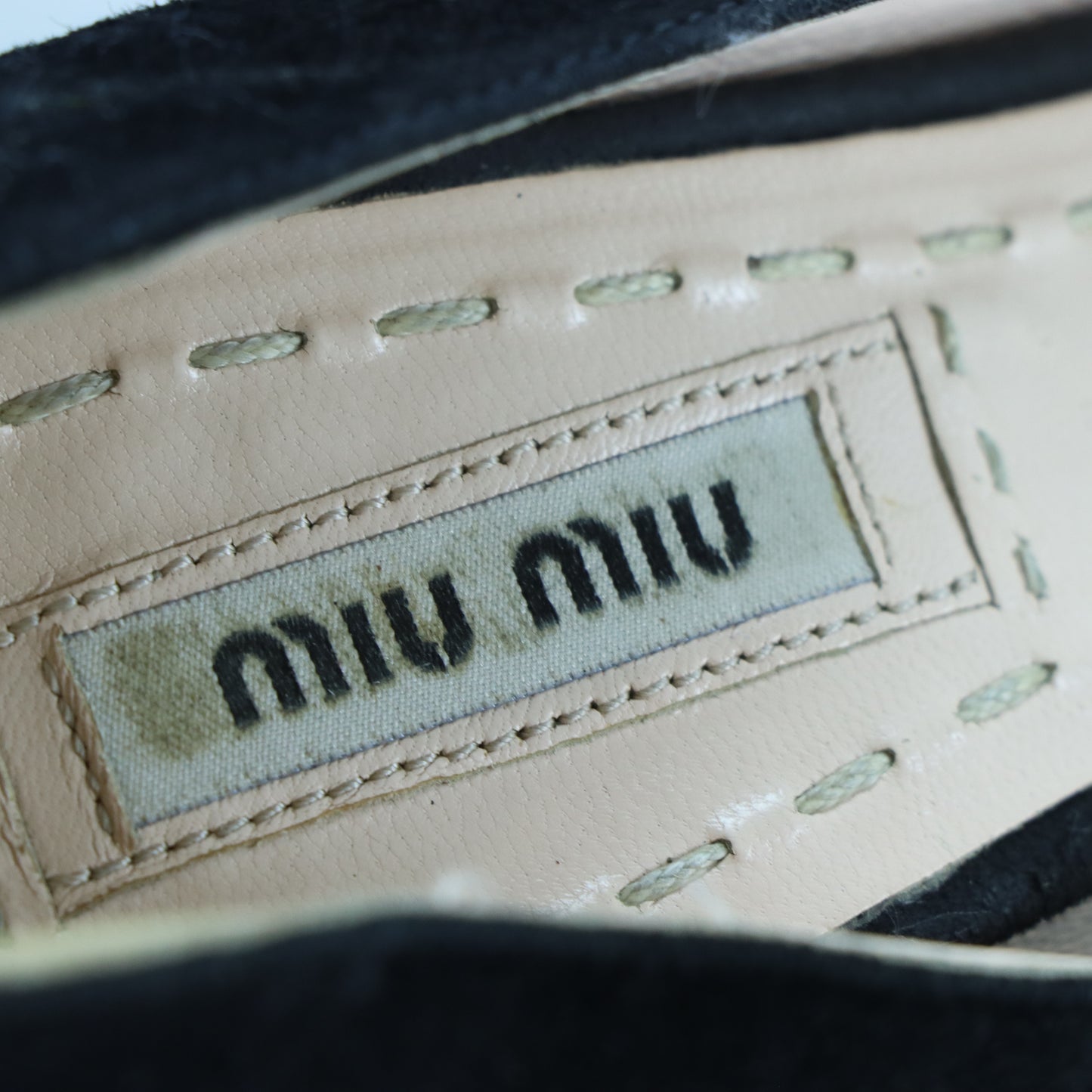 MIU MIU Suede Double Bow Peep Toe Black Italy Made Pump Heels (36)