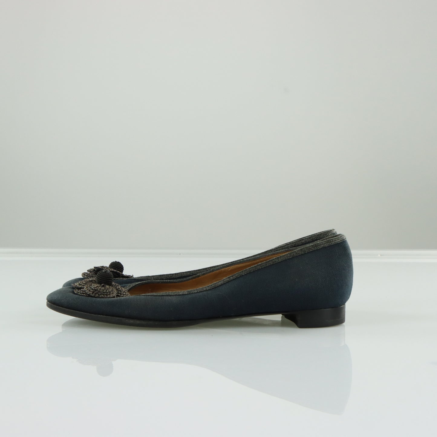 CHANEL 'Camellia' Navy Flower Canvas Ballet Flats (38)