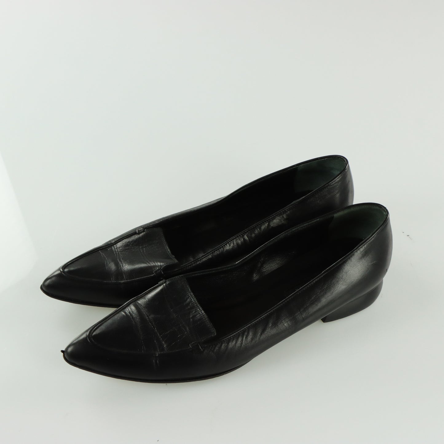 GIORGIO ARMANI Pointed Toe Black Loafers (39)