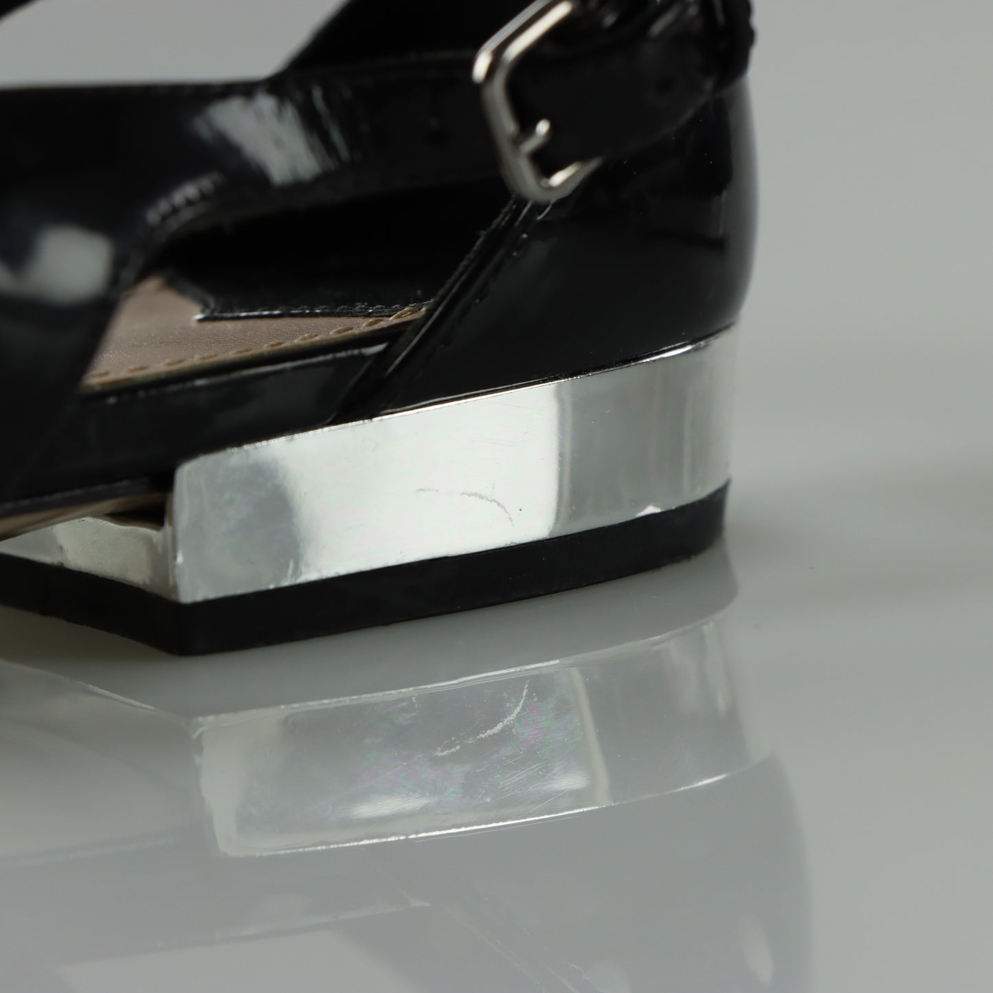 MIU MIU Black Patent Leather Bow Adjustable Buckle Strap T-Bar Sandals (40)