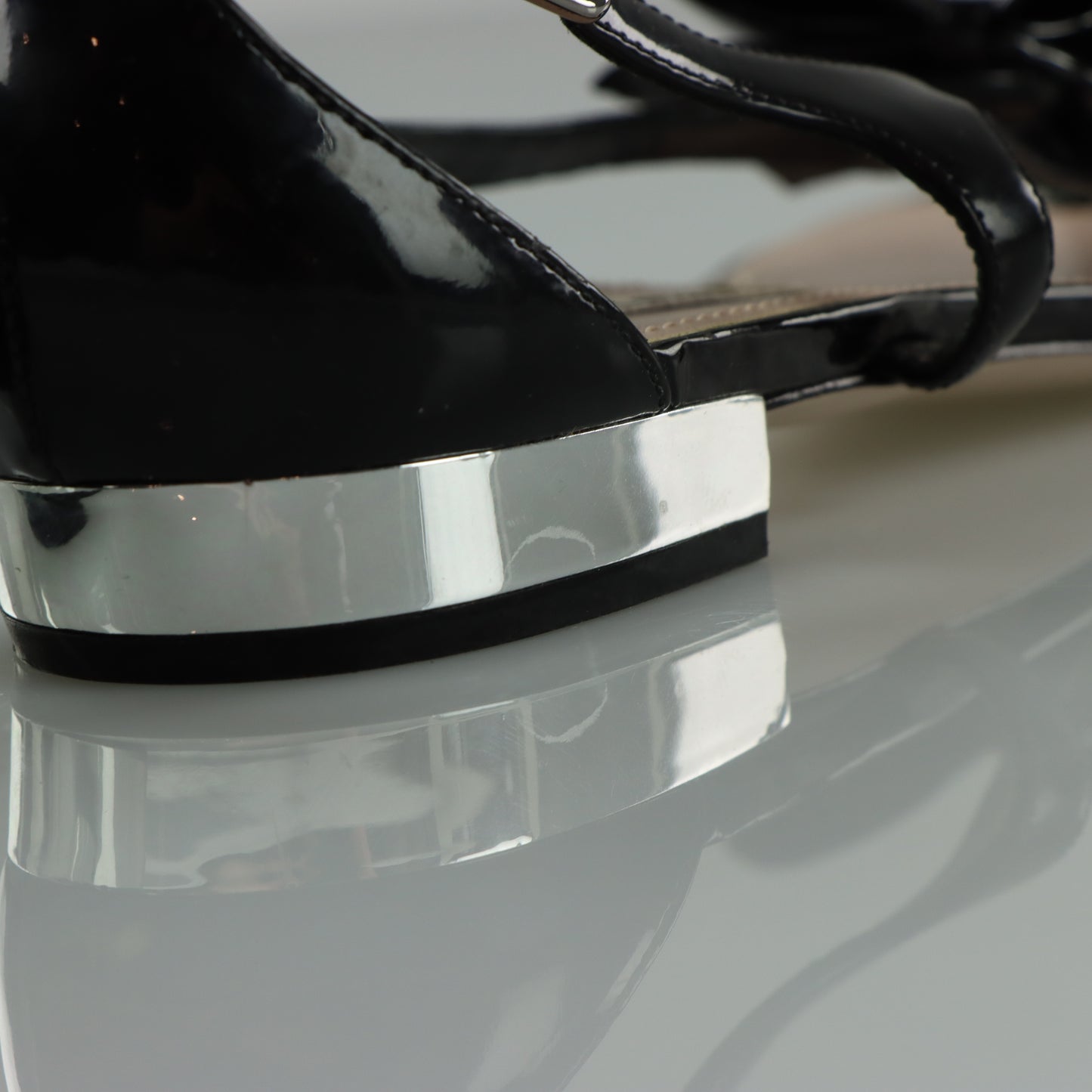 MIU MIU Black Patent Leather Bow Adjustable Buckle Strap T-Bar Sandals (40)