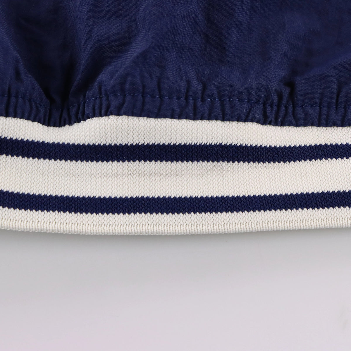Vintage NIKE Navy & White Embroidered Swoosh Logo Front Pocket V-Neck Windbreaker Pop Over (XXL) Vintage Sole Melbourne