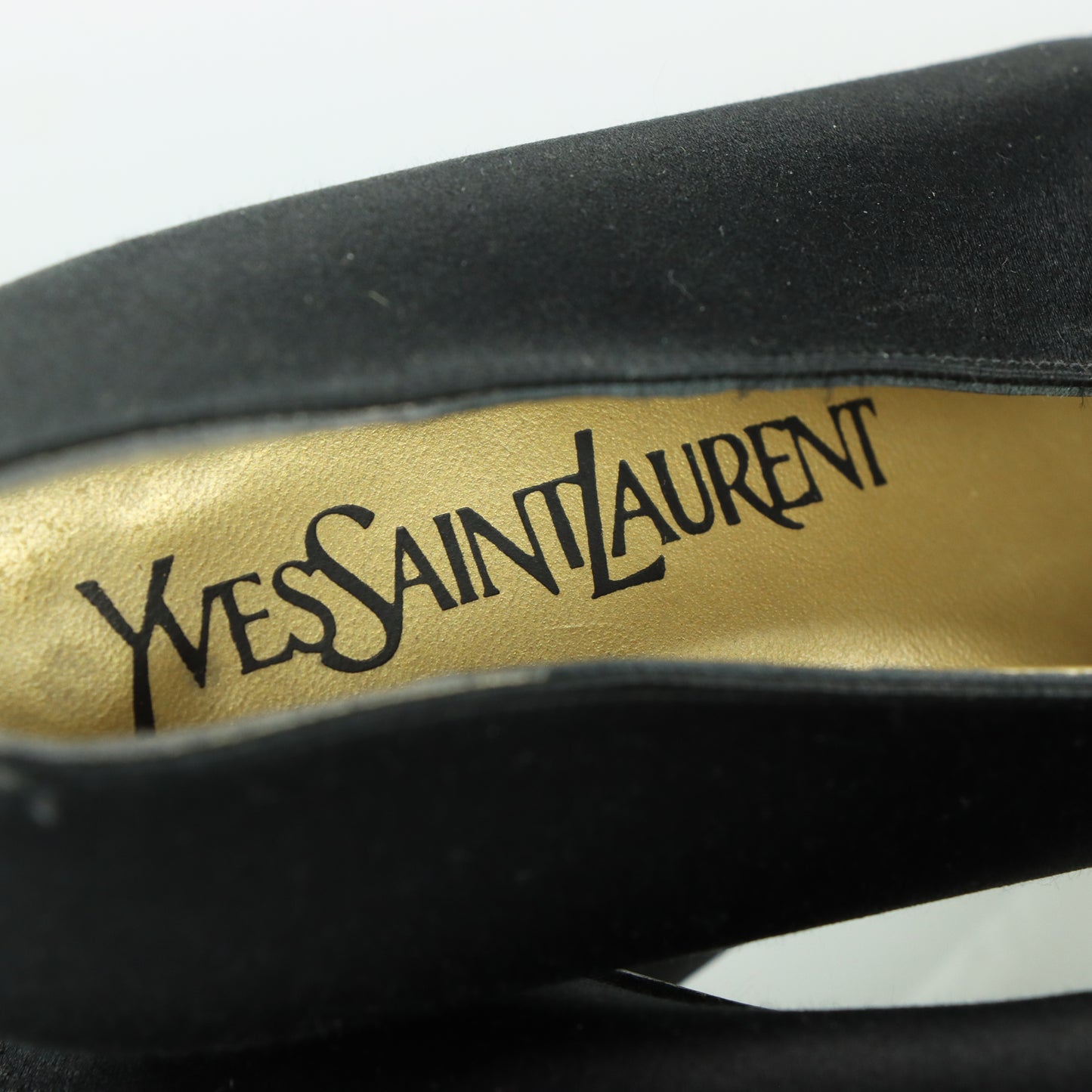 YVES SAINT LAURENT YSL Vintage Italian Made Black Pump Heels (7)