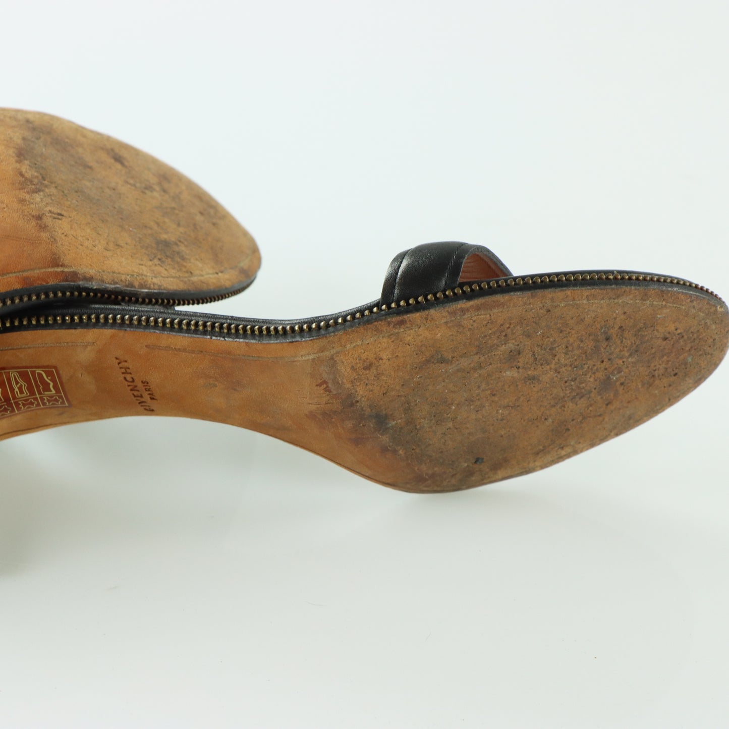 GIVENCHY Zipper Trim Ankle Cuff Italy Made Sandal Heels (39.5)