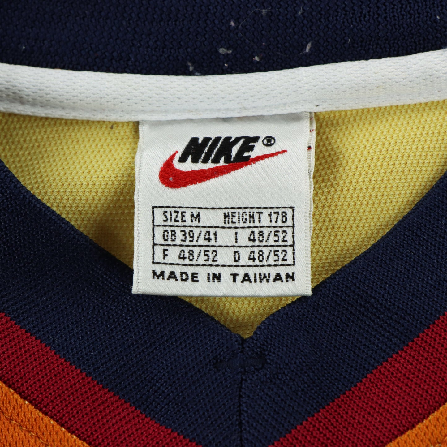 NIKE Barcelona 'Barca' 1998-2000 Away Soccer Jersey (M)