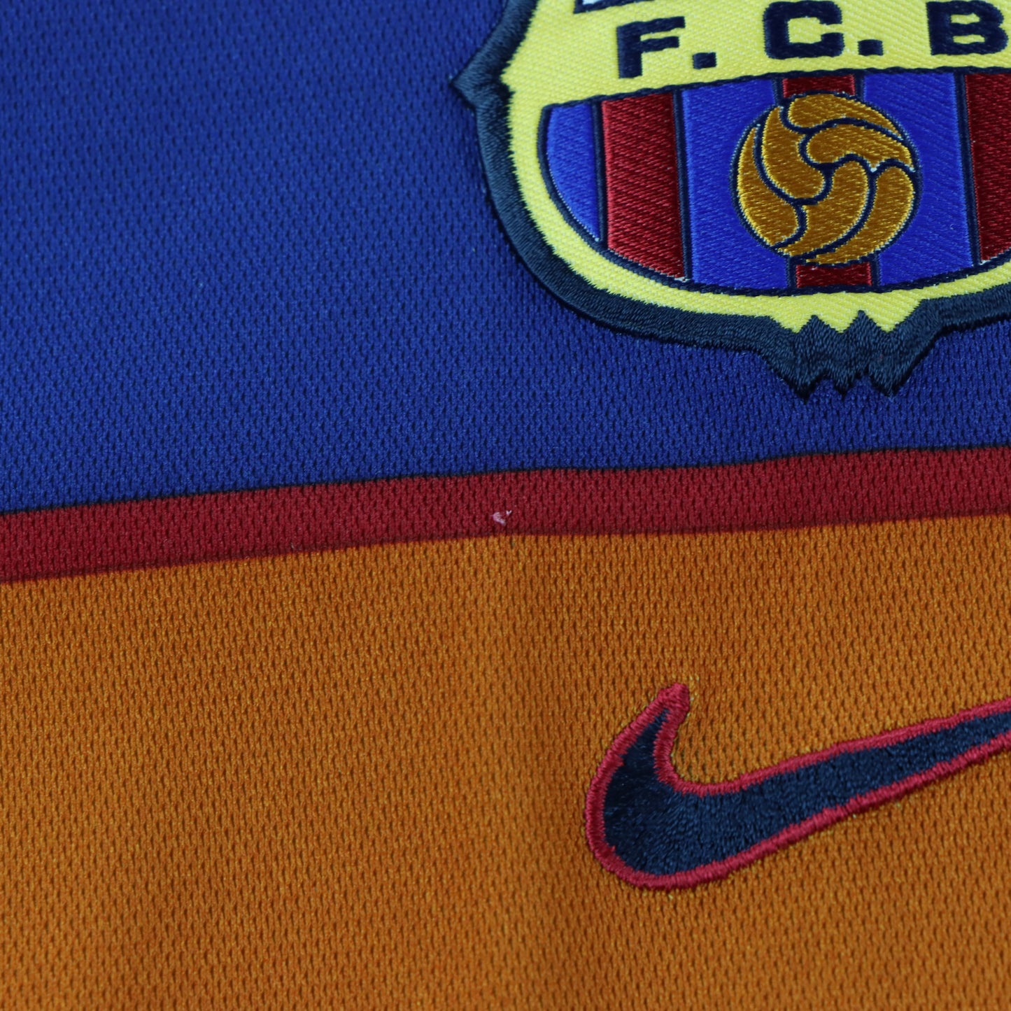 NIKE Barcelona 'Barca' 1998-2000 Away Soccer Jersey (M)