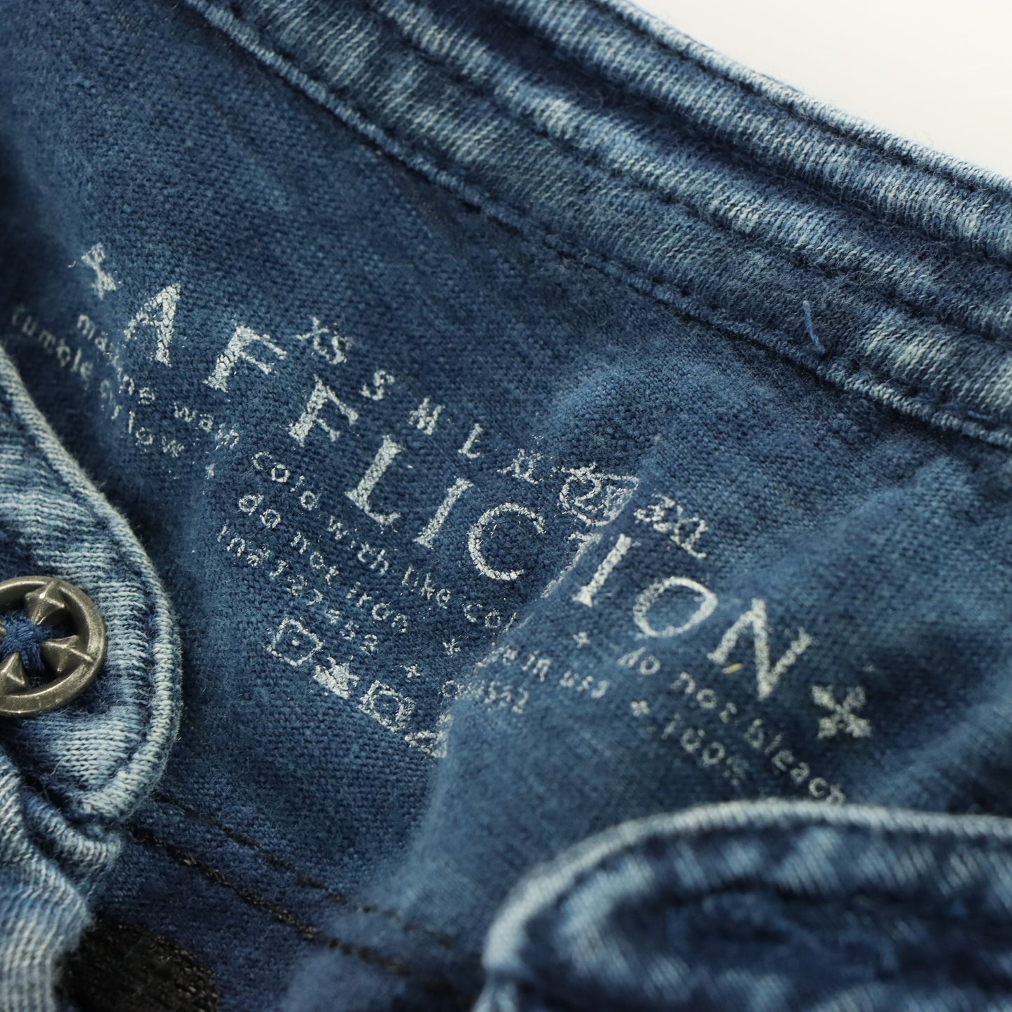 AFFLICTION Y2K Grunge Embroidered Cross USA Made Acid Wash Tee (XXL)