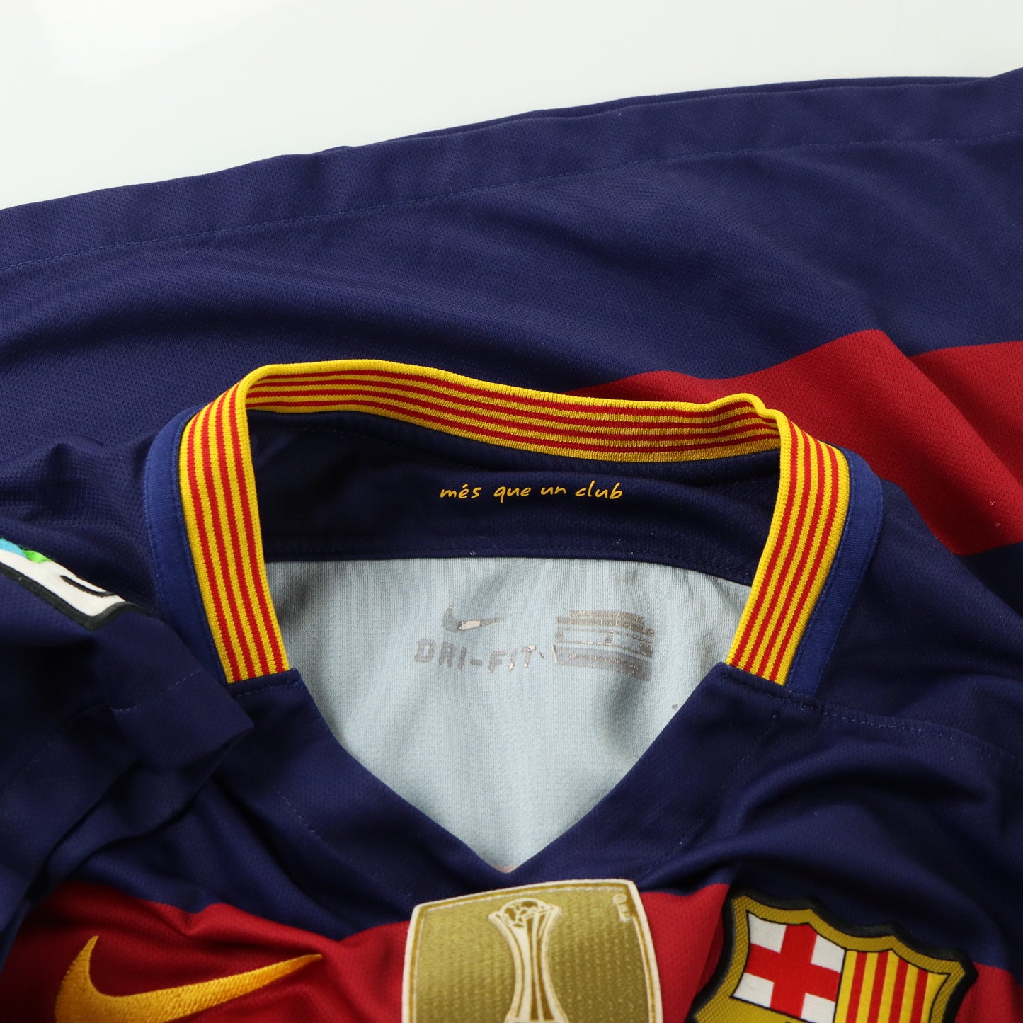NIKE Barcelona 2015-16 Home Football Soccer Jersey 658794422 (S)