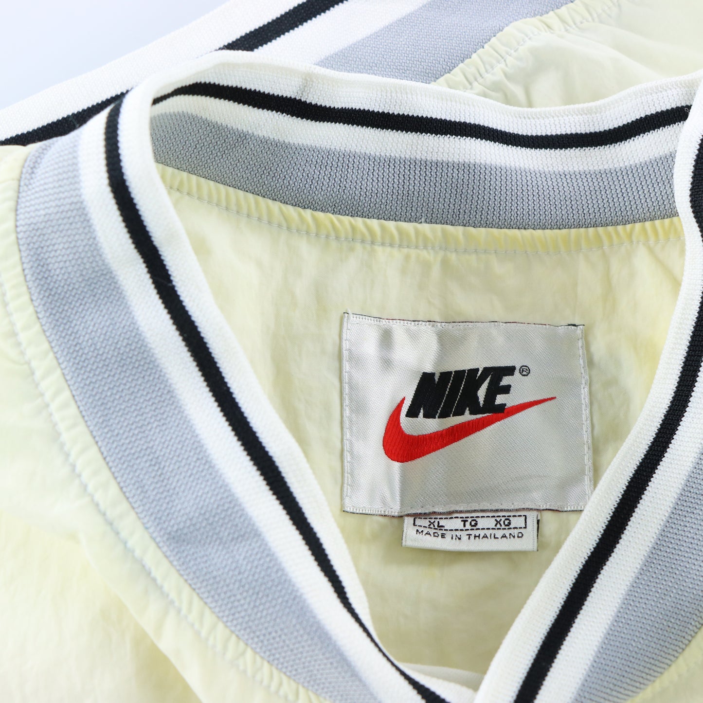 NIKE Large Embroidered 90s Swoosh White Lined Windbreaker Pullover (XL)