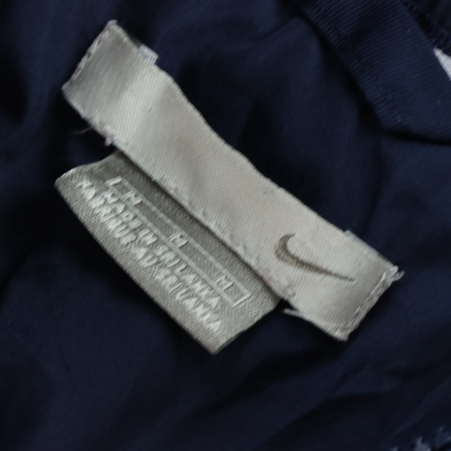 NIKE Embroidered Swoosh Logo Navy & White Windbreaker Jacket (M)