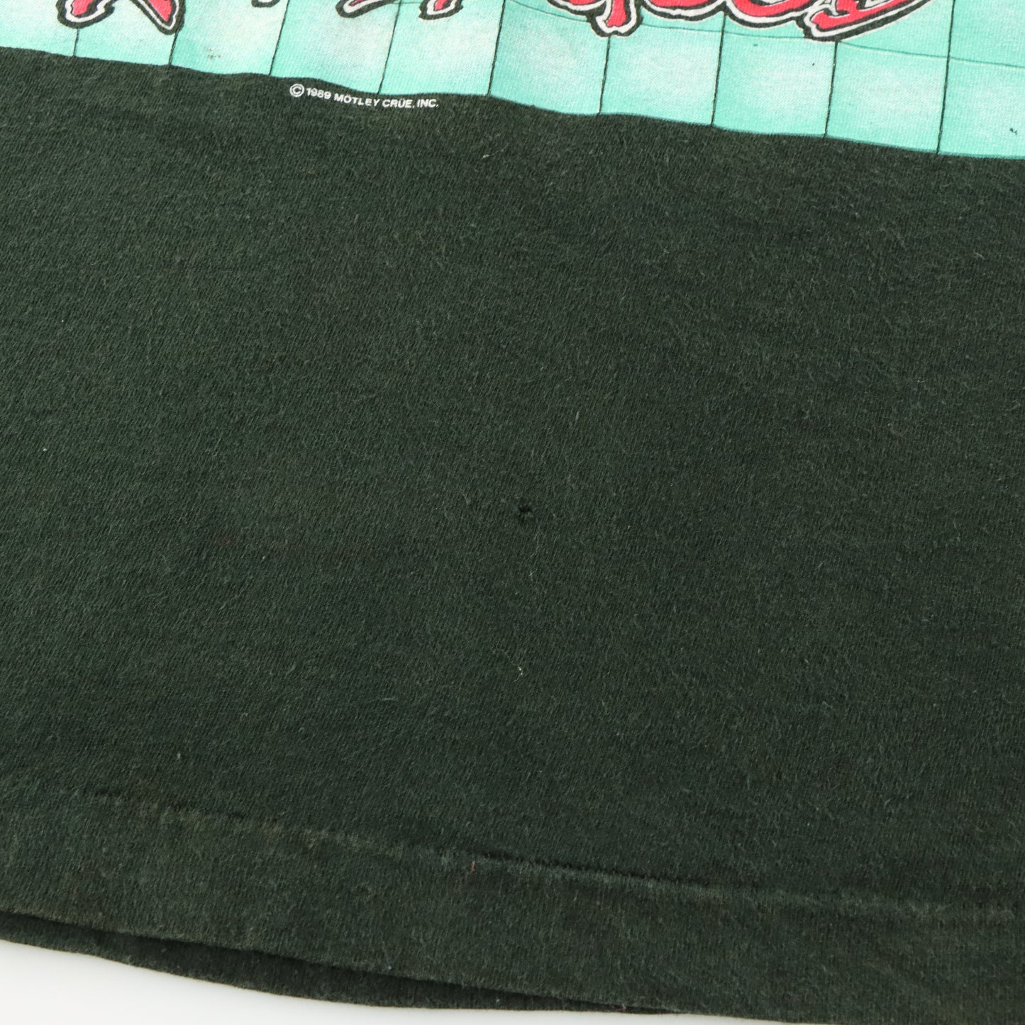Motley Crue Vintage 1989 USA Made 'Dr. Feelgood' Single Stitch Slim Fit Band Tee (M)