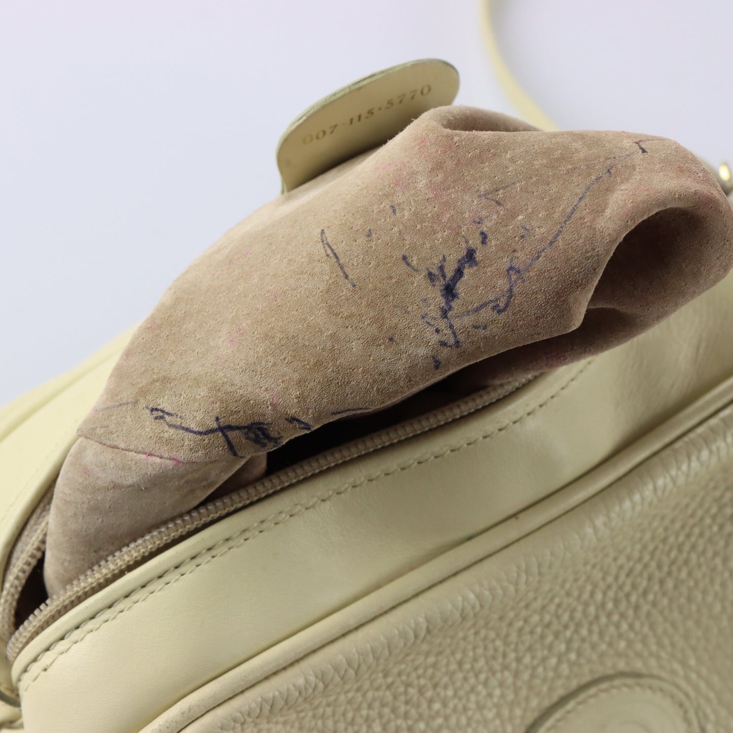 Vintage GUCCI Cream Suede Lined Pebbled Leather Crossbody Pouch Bag *Aubs Vintage Sole Melbourne